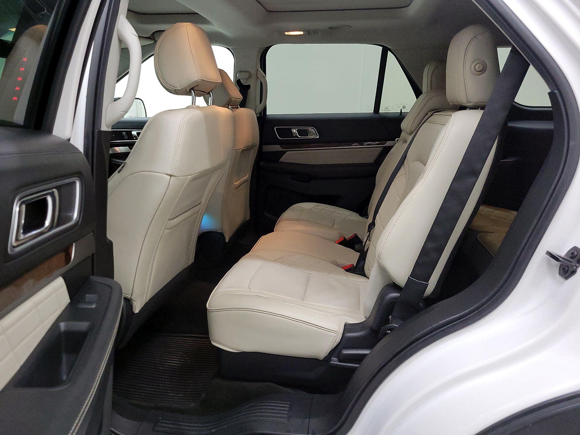 Thumbnail: 2016 Ford Explorer - 20