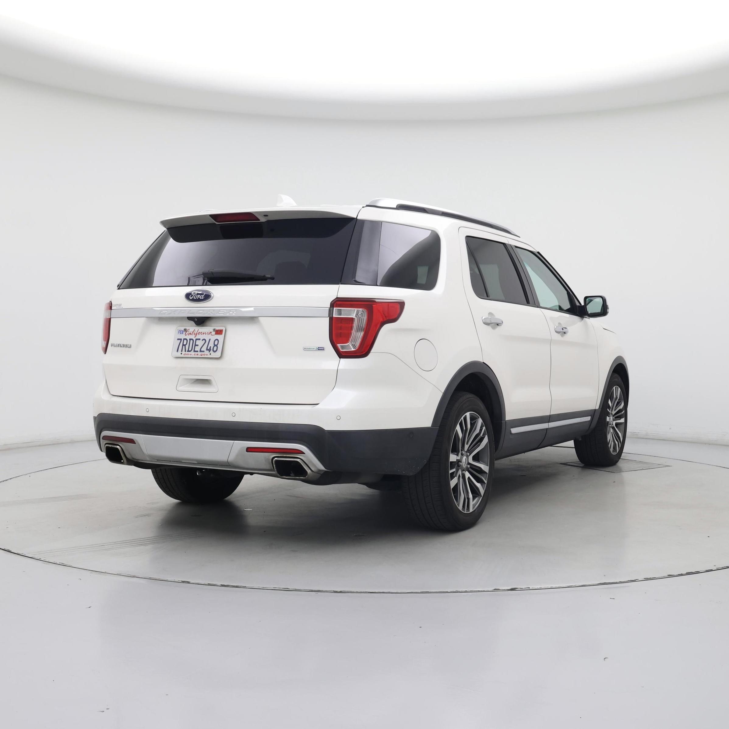 Thumbnail: 2016 Ford Explorer - 8