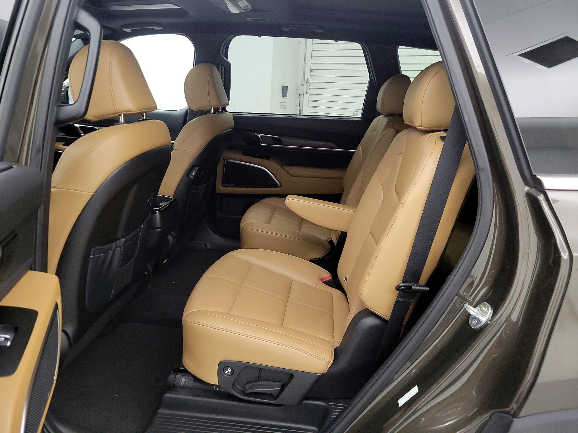 Thumbnail: 2022 Kia Telluride - 20