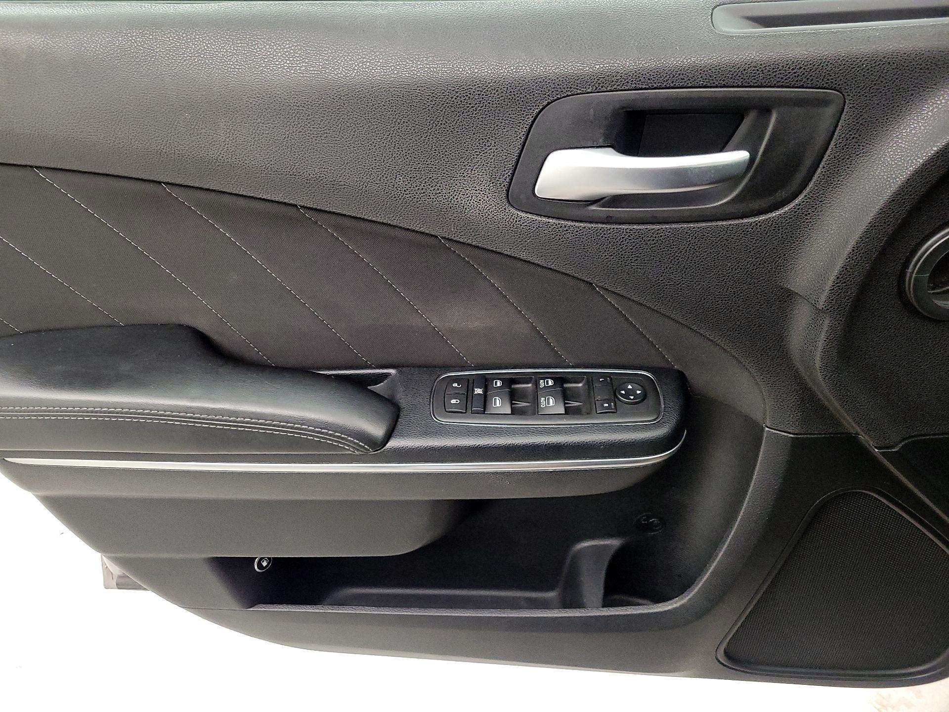 Thumbnail: 2015 Dodge Charger - 12