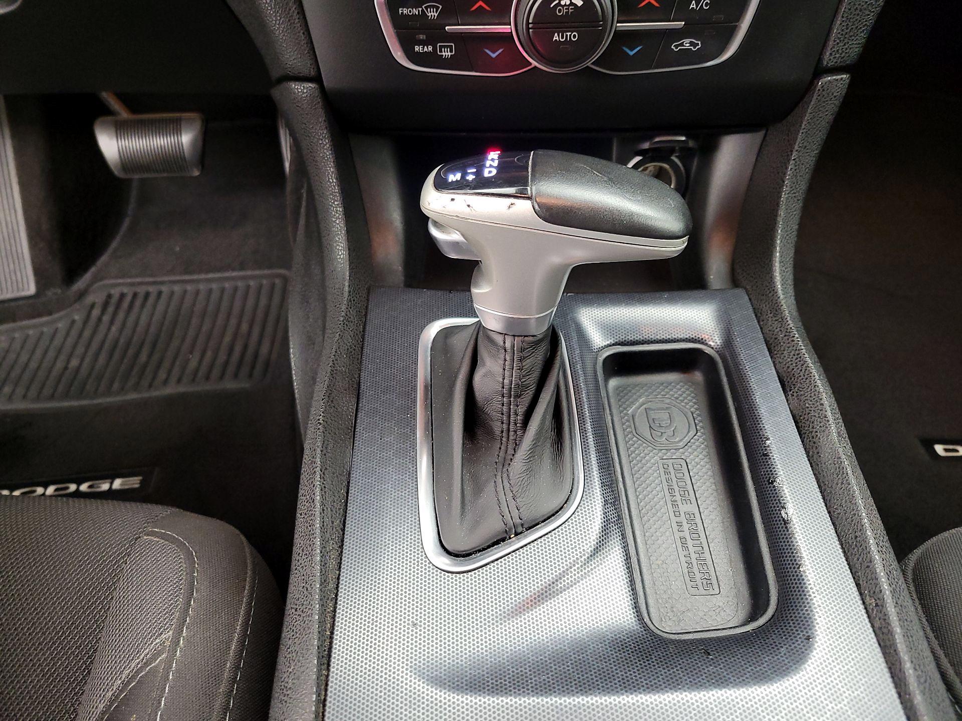 Thumbnail: 2015 Dodge Charger - 16