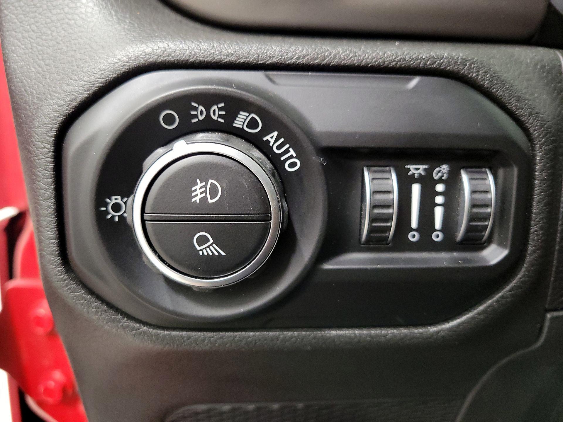 Thumbnail: 2020 Jeep Gladiator - 13