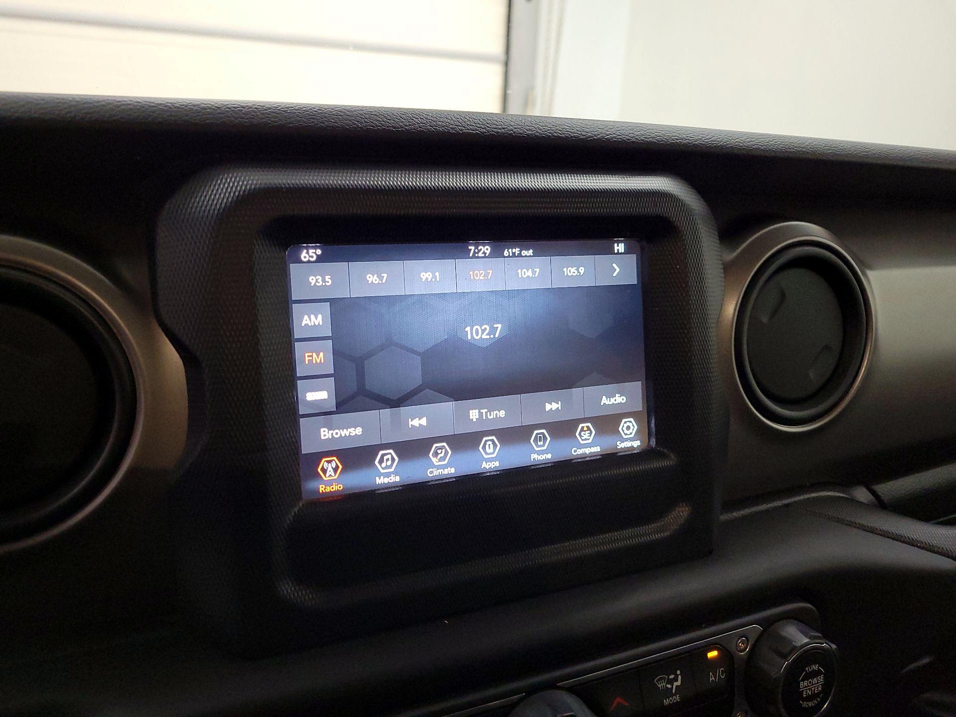 Thumbnail: 2020 Jeep Gladiator - 15