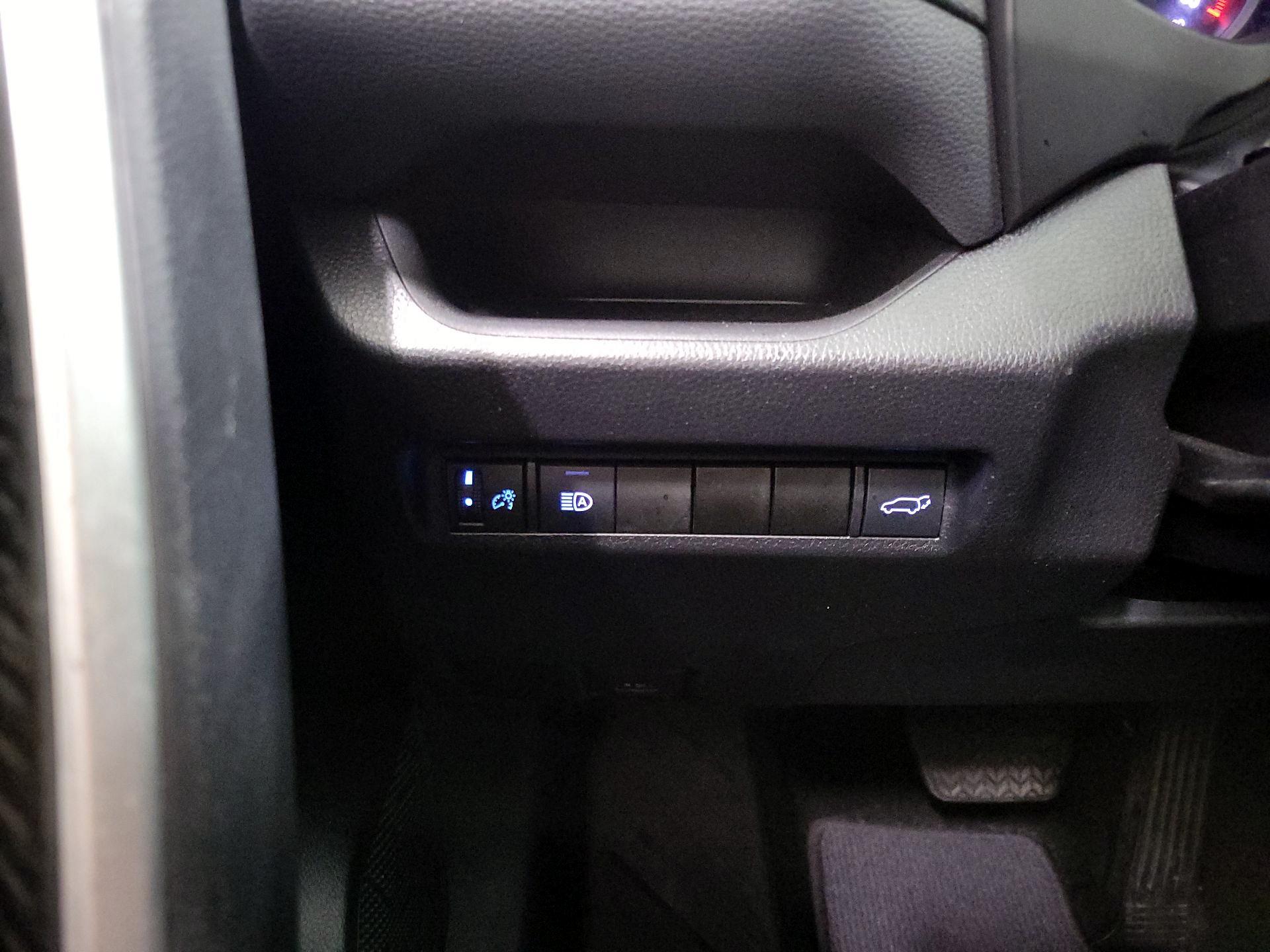 Thumbnail: 2022 Toyota RAV4 - 13