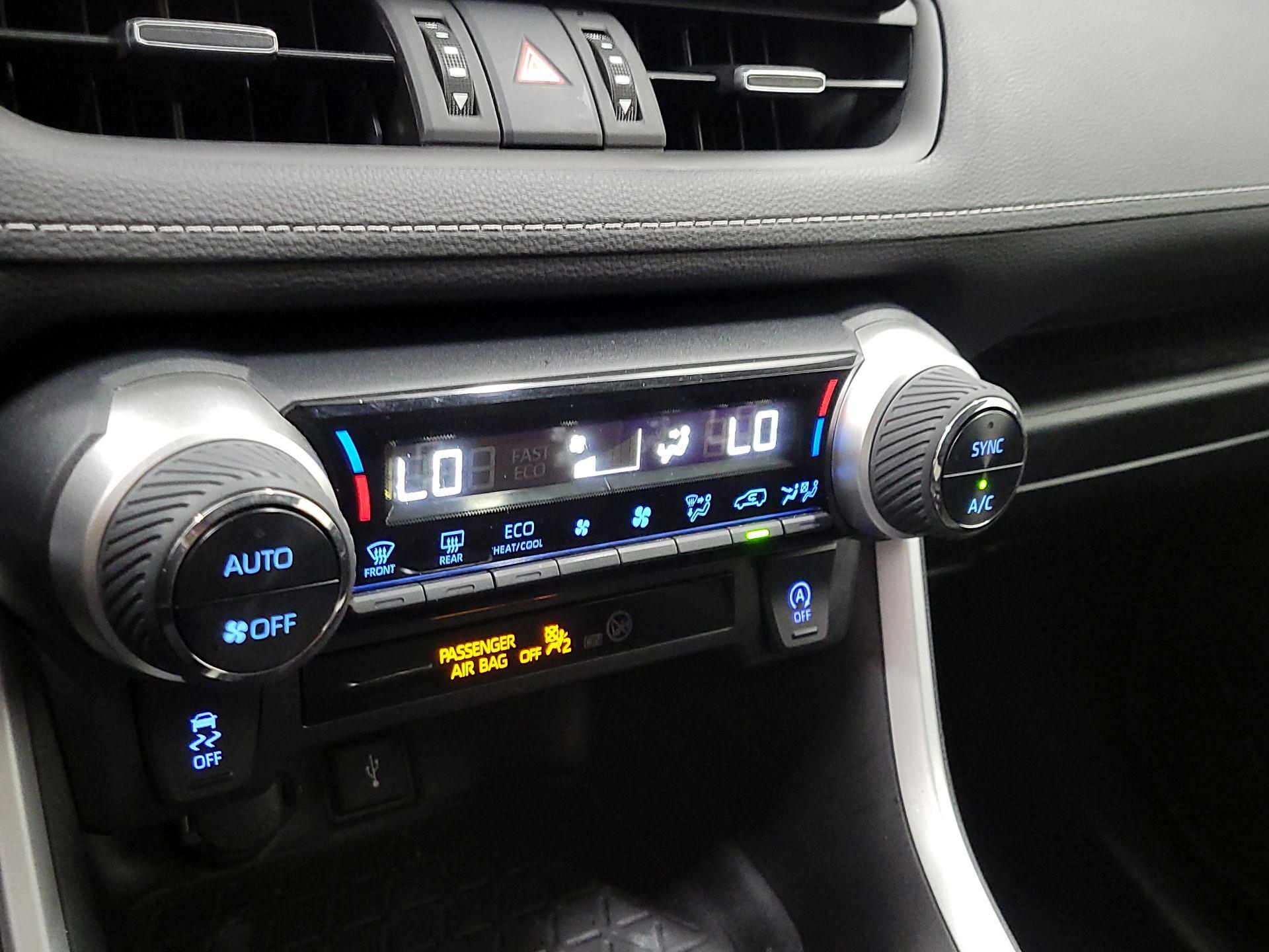 Thumbnail: 2022 Toyota RAV4 - 16