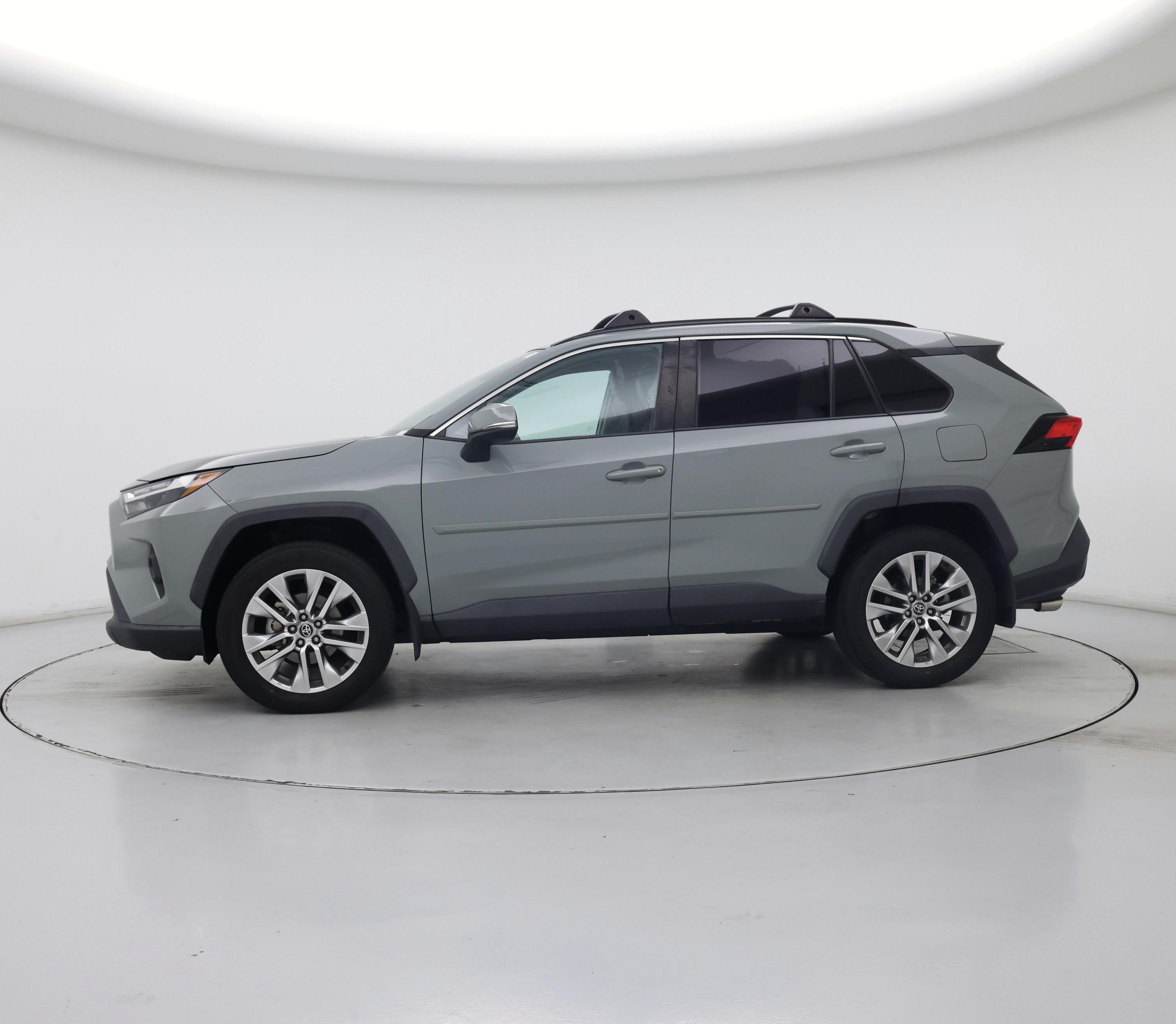 Thumbnail: 2022 Toyota RAV4 - 3