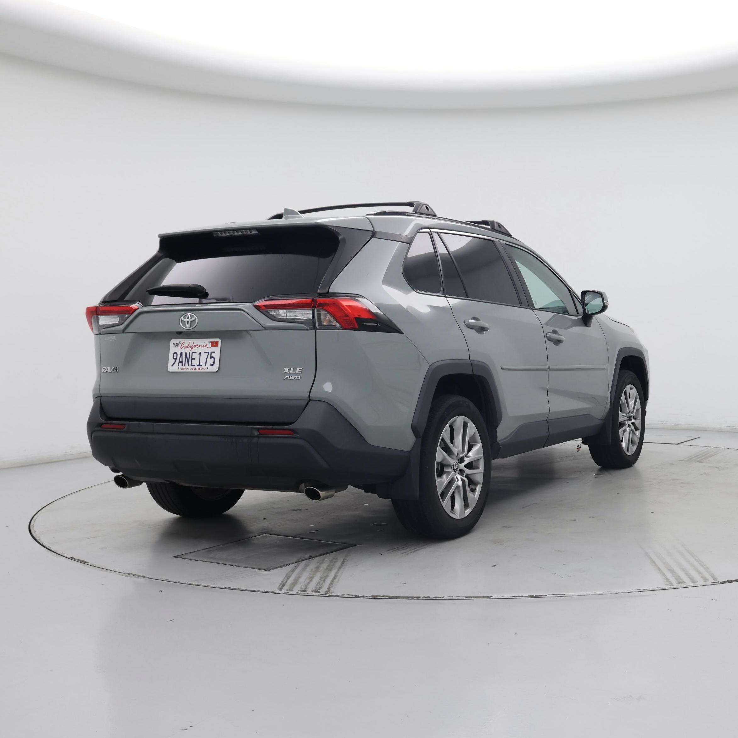 Thumbnail: 2022 Toyota RAV4 - 8