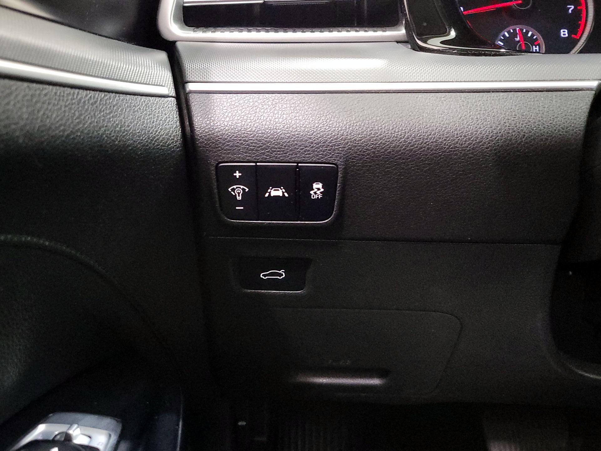 Thumbnail: 2022 Kia K5 - 13