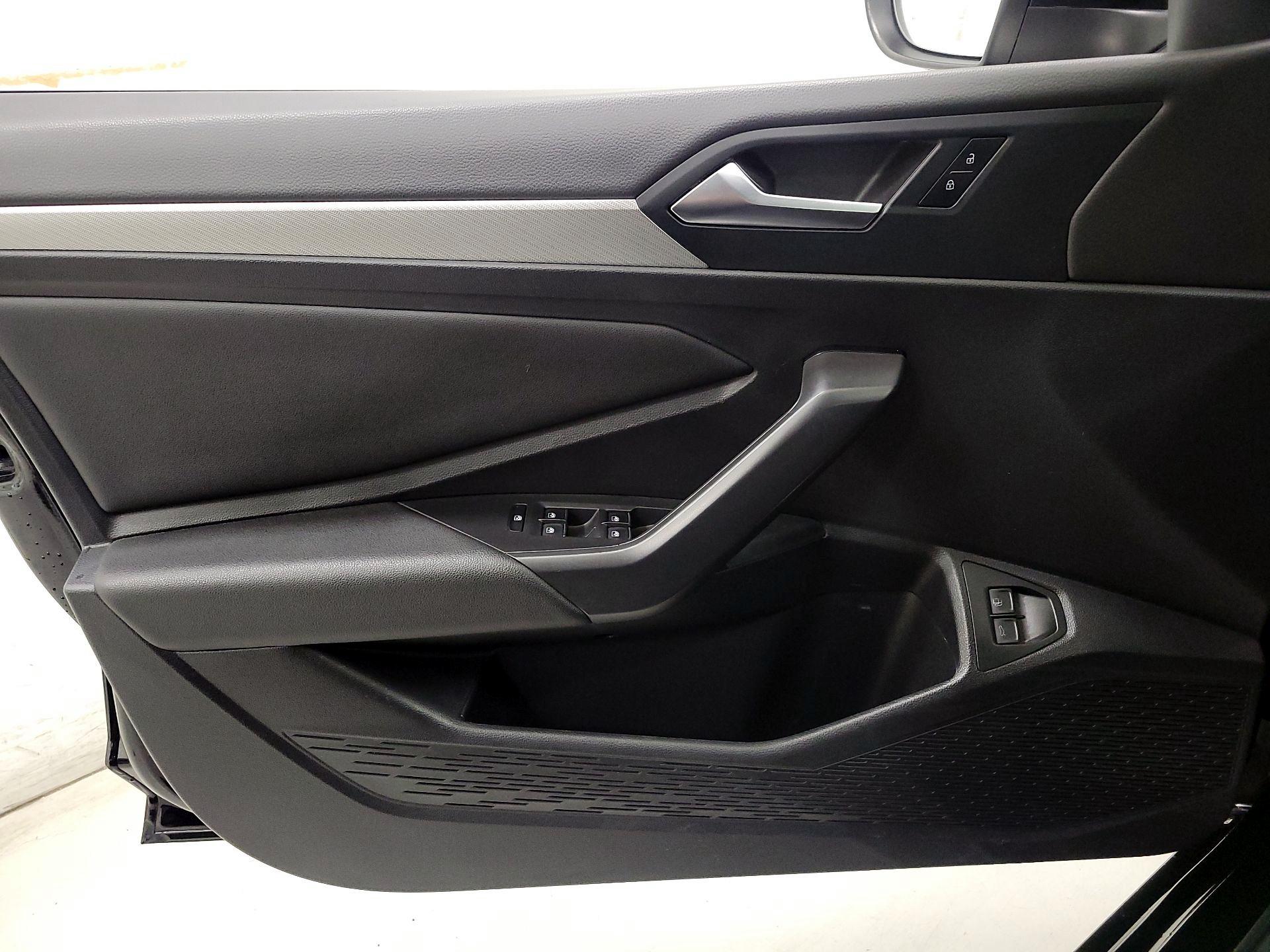 Thumbnail: 2021 Volkswagen Jetta - 12