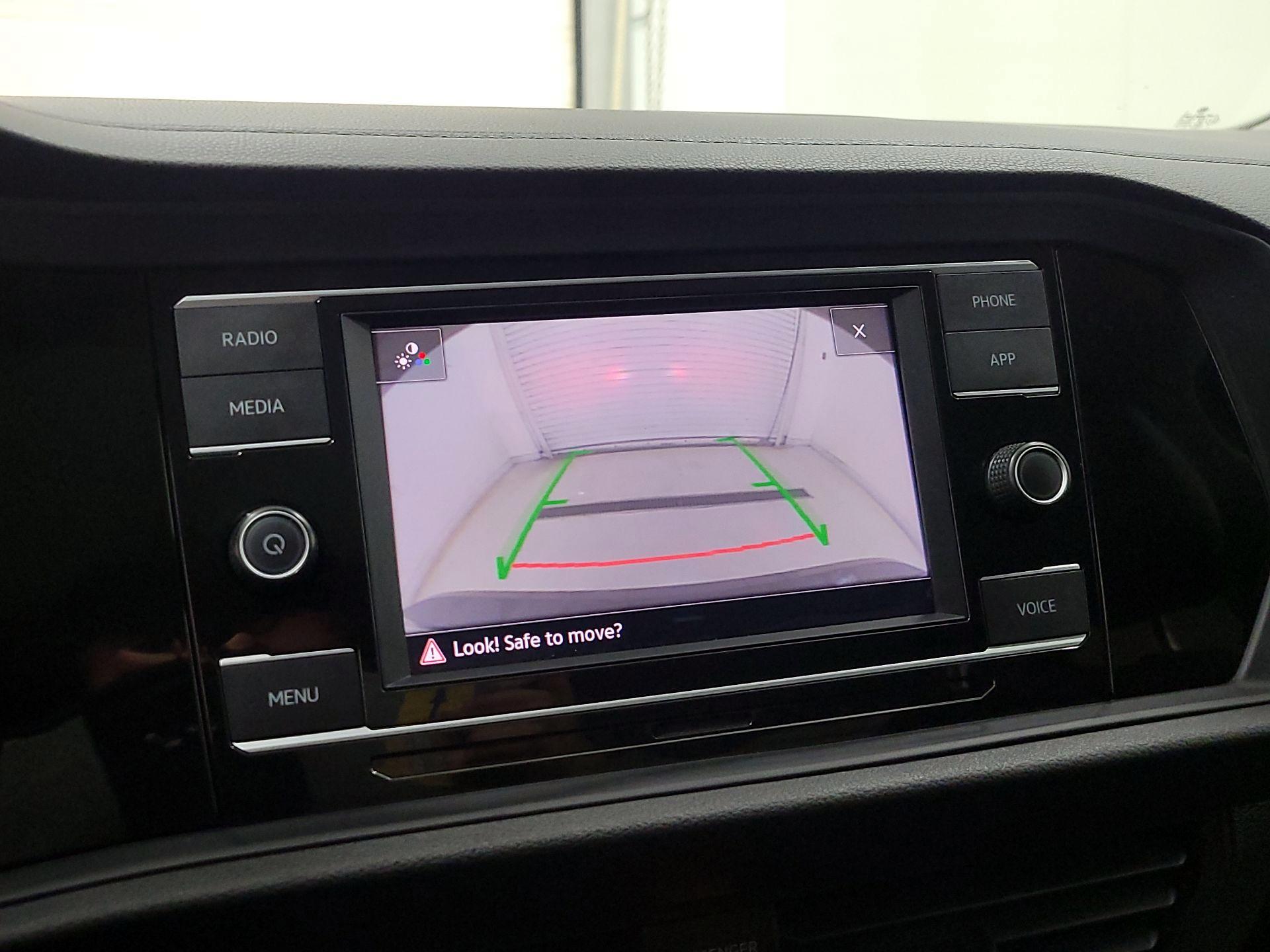 Thumbnail: 2021 Volkswagen Jetta - 14