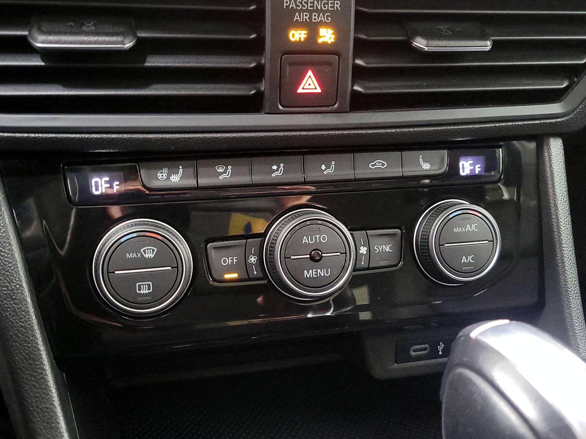 Thumbnail: 2021 Volkswagen Jetta - 16