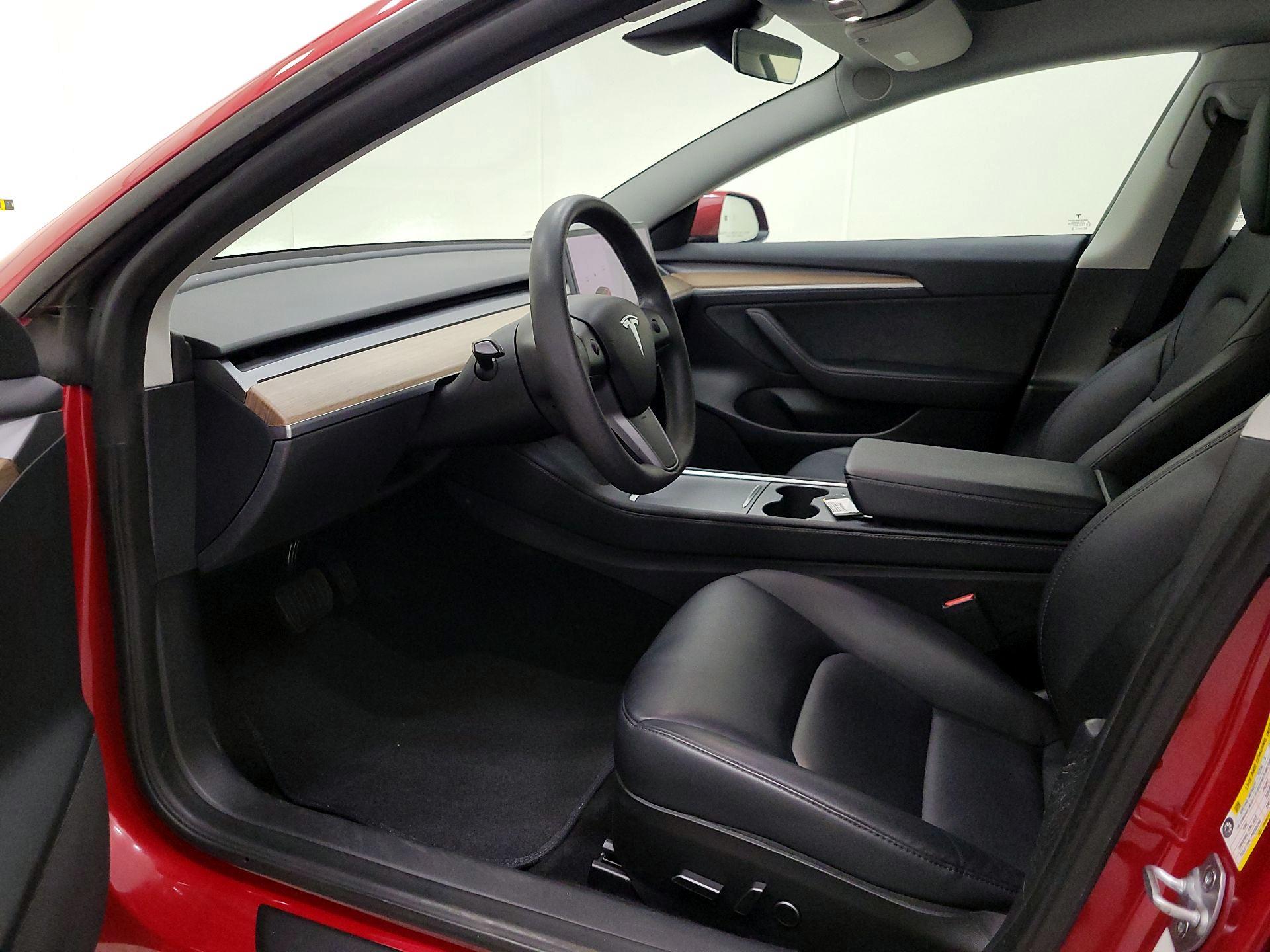 Thumbnail: 2023 Tesla Model 3 - 11