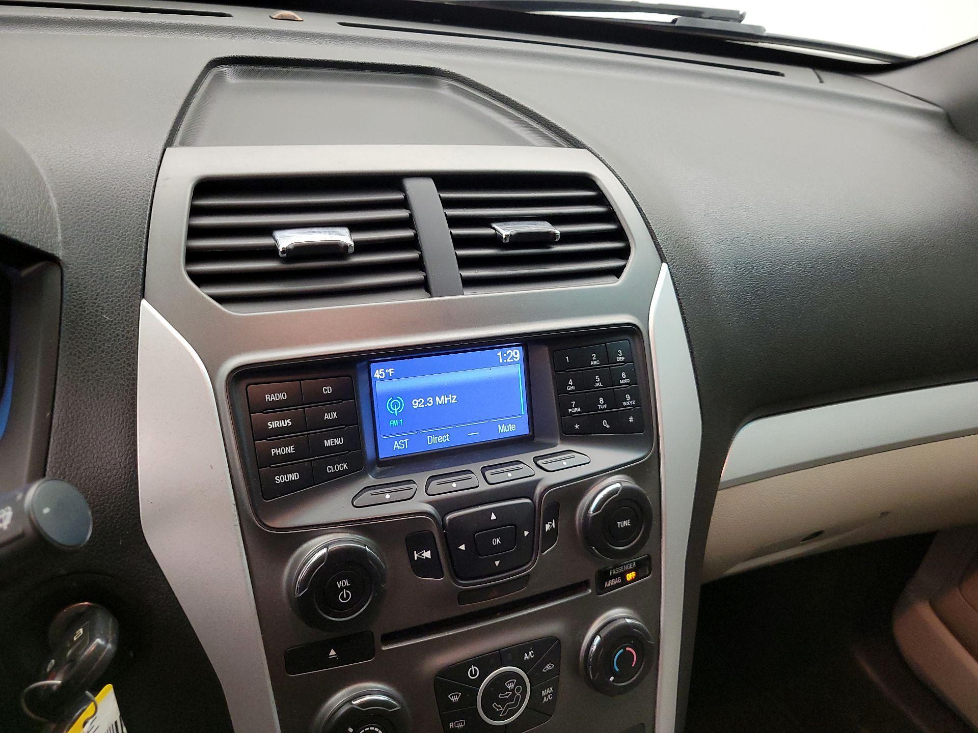 Thumbnail: 2015 Ford Explorer - 14