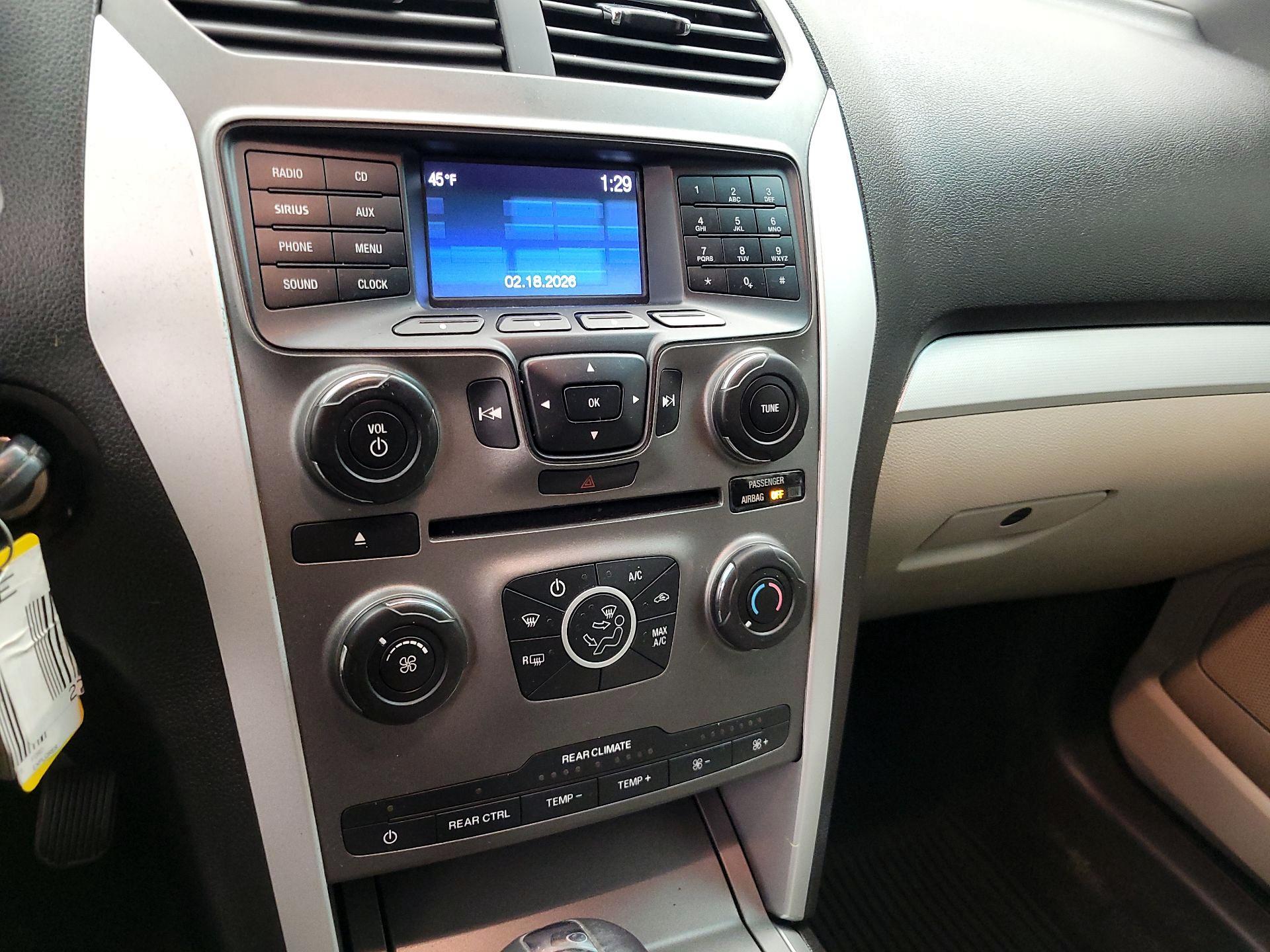 Thumbnail: 2015 Ford Explorer - 15