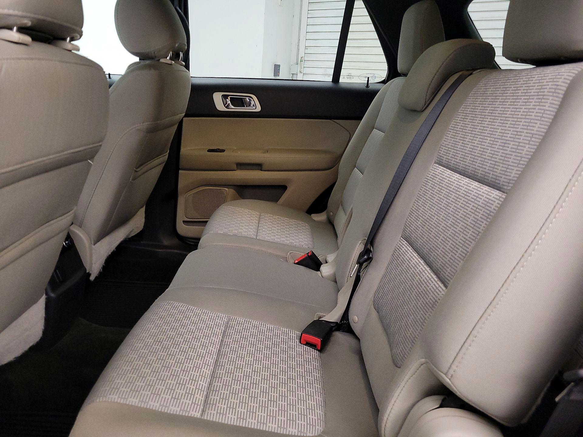 Thumbnail: 2015 Ford Explorer - 18