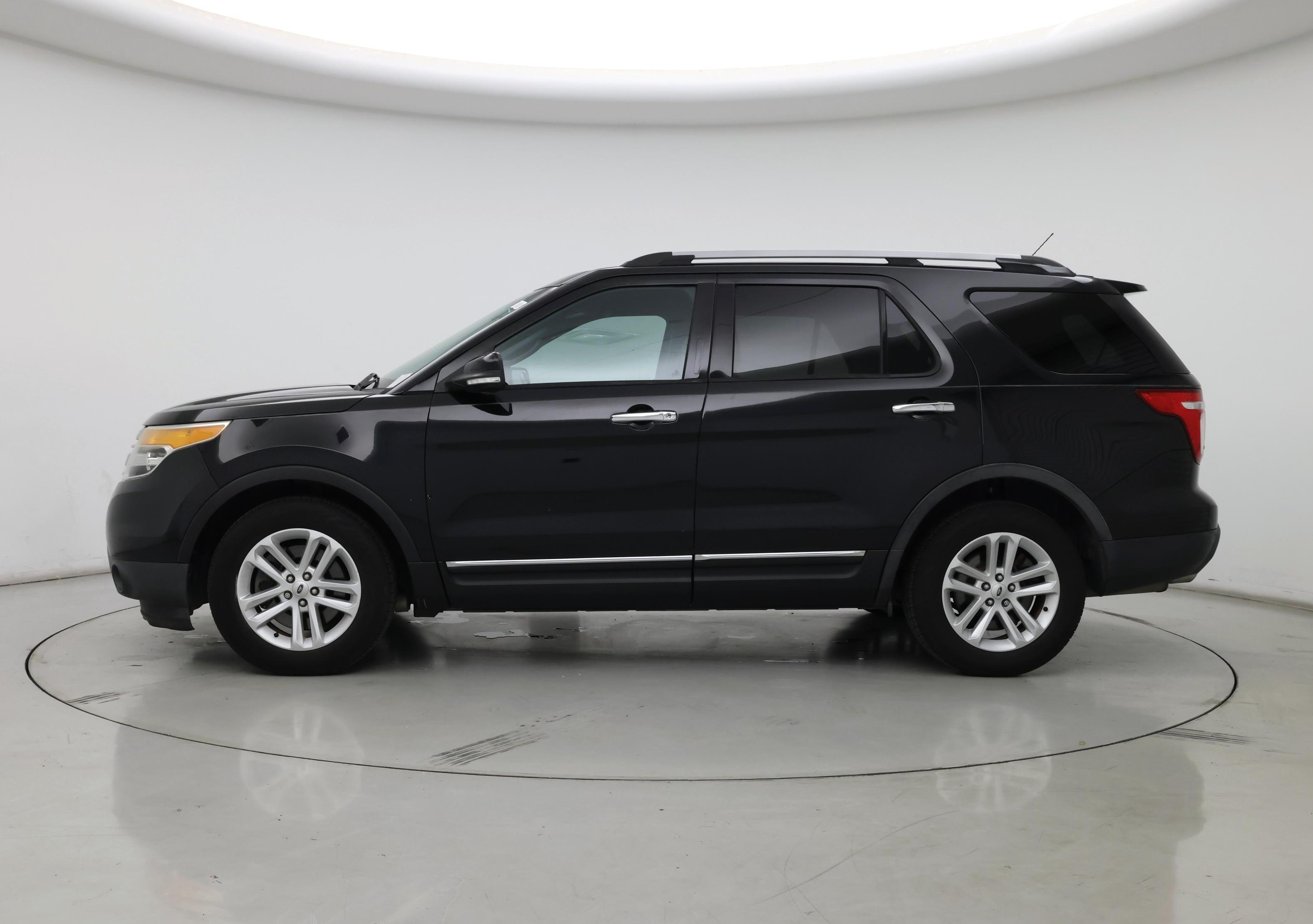 Thumbnail: 2015 Ford Explorer - 3