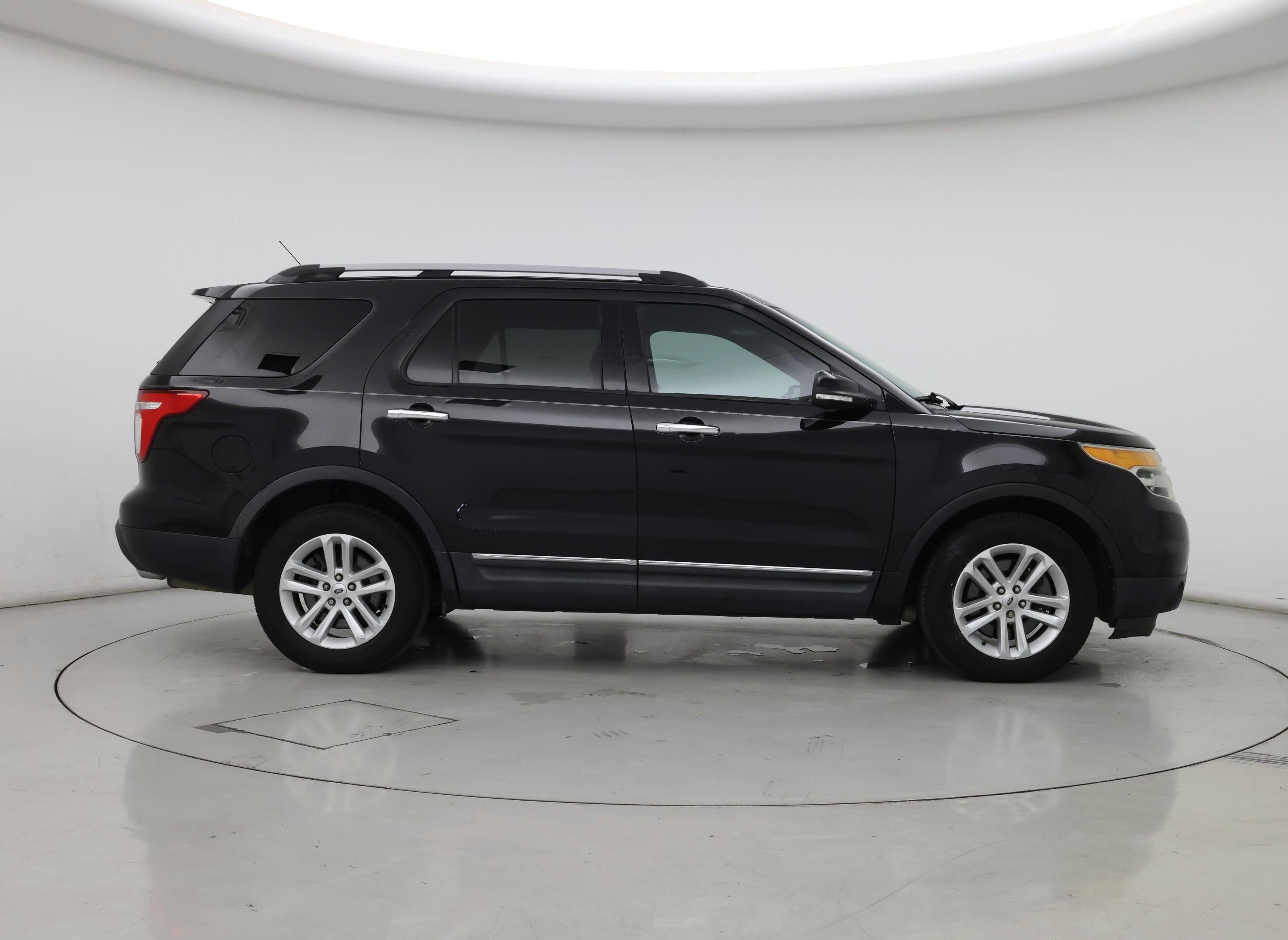 Thumbnail: 2015 Ford Explorer - 7