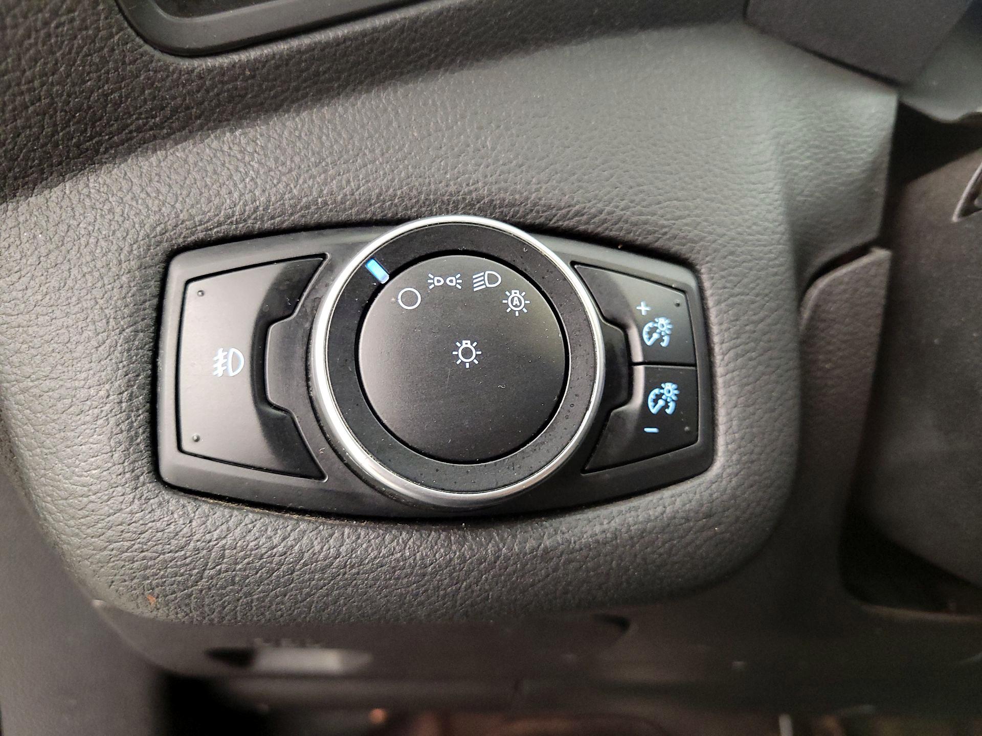 Thumbnail: 2015 Ford Escape - 13