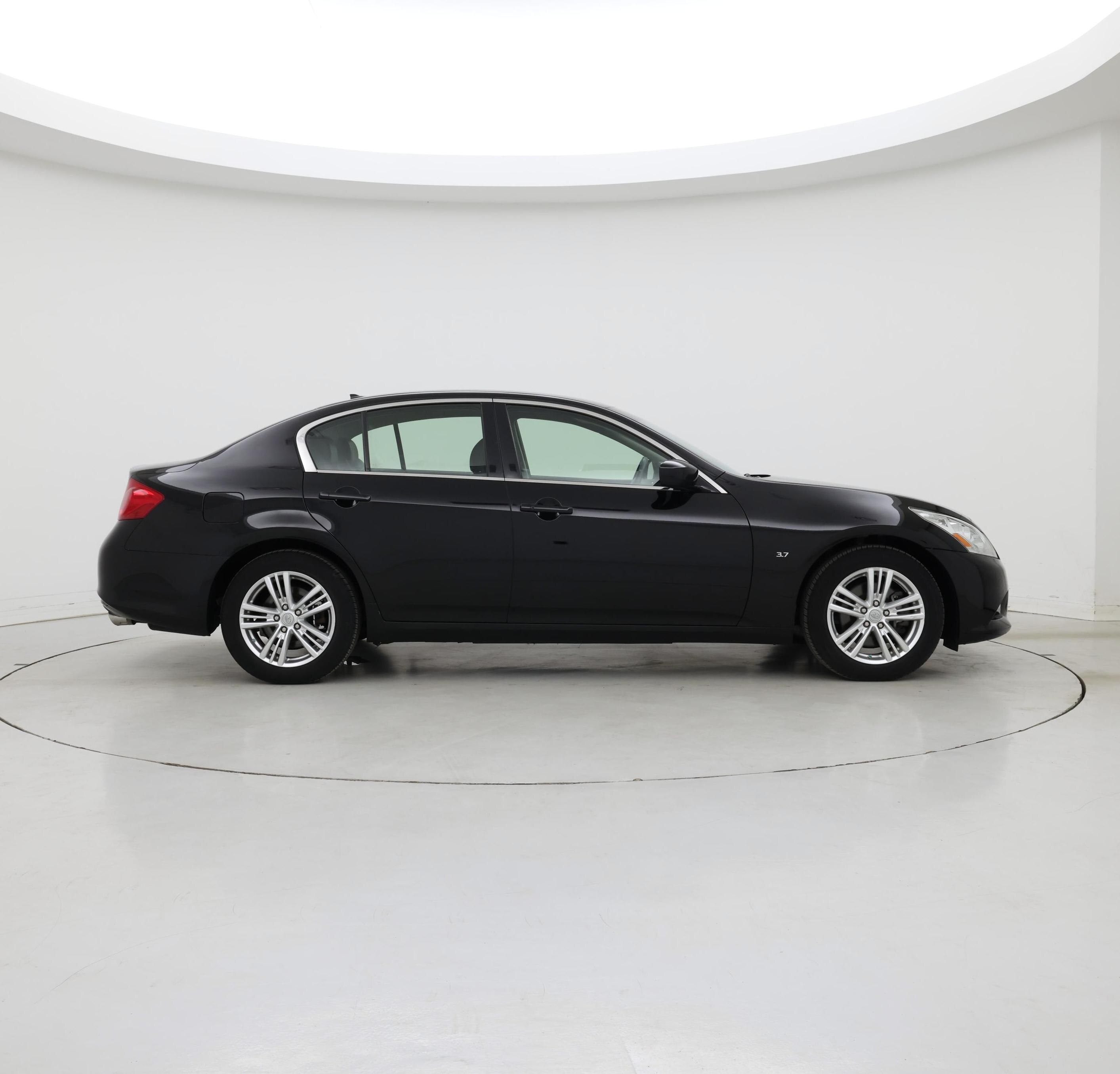 Thumbnail: 2015 INFINITI  - 7