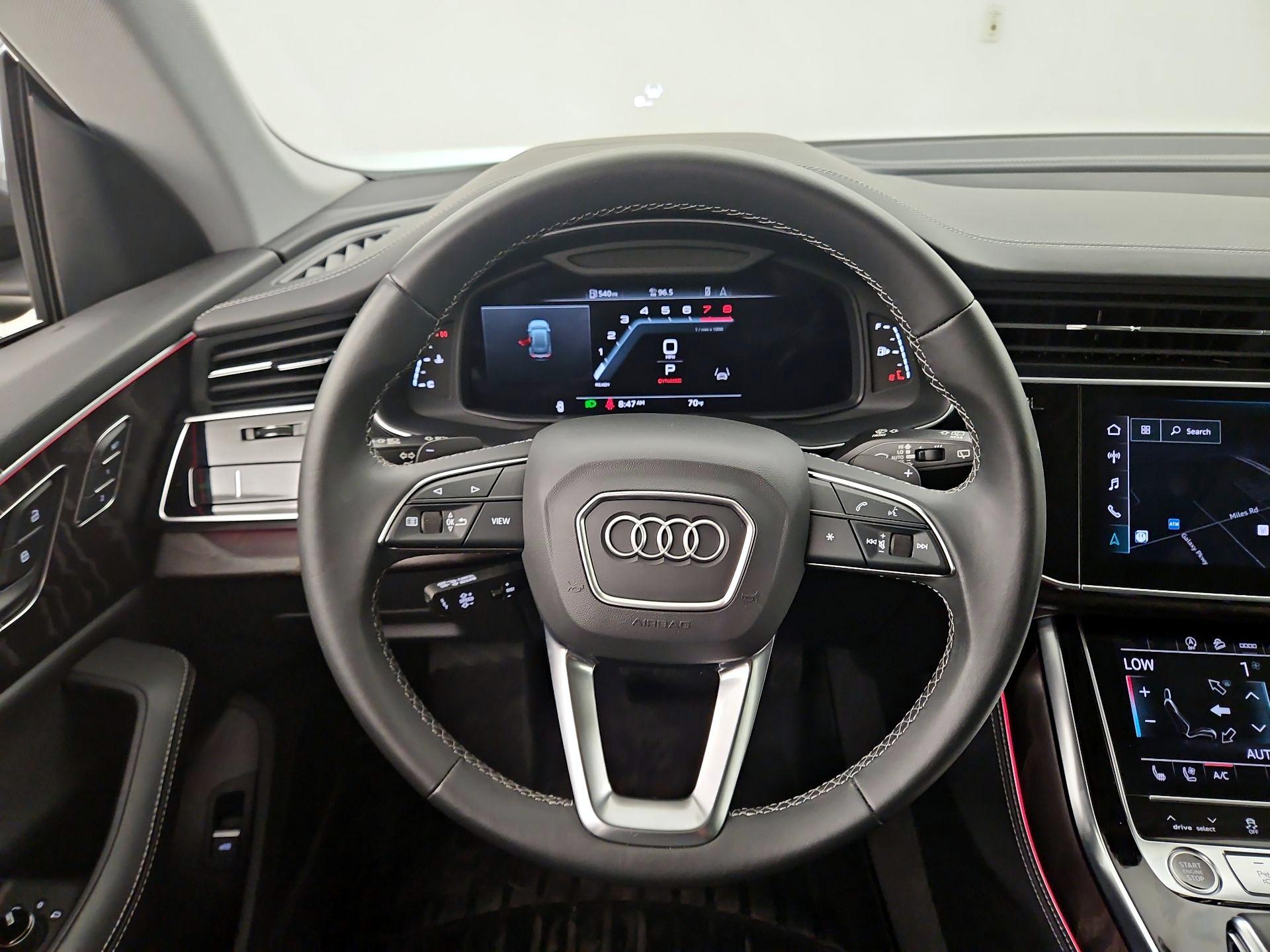 Thumbnail: 2022 Audi Q8 - 10