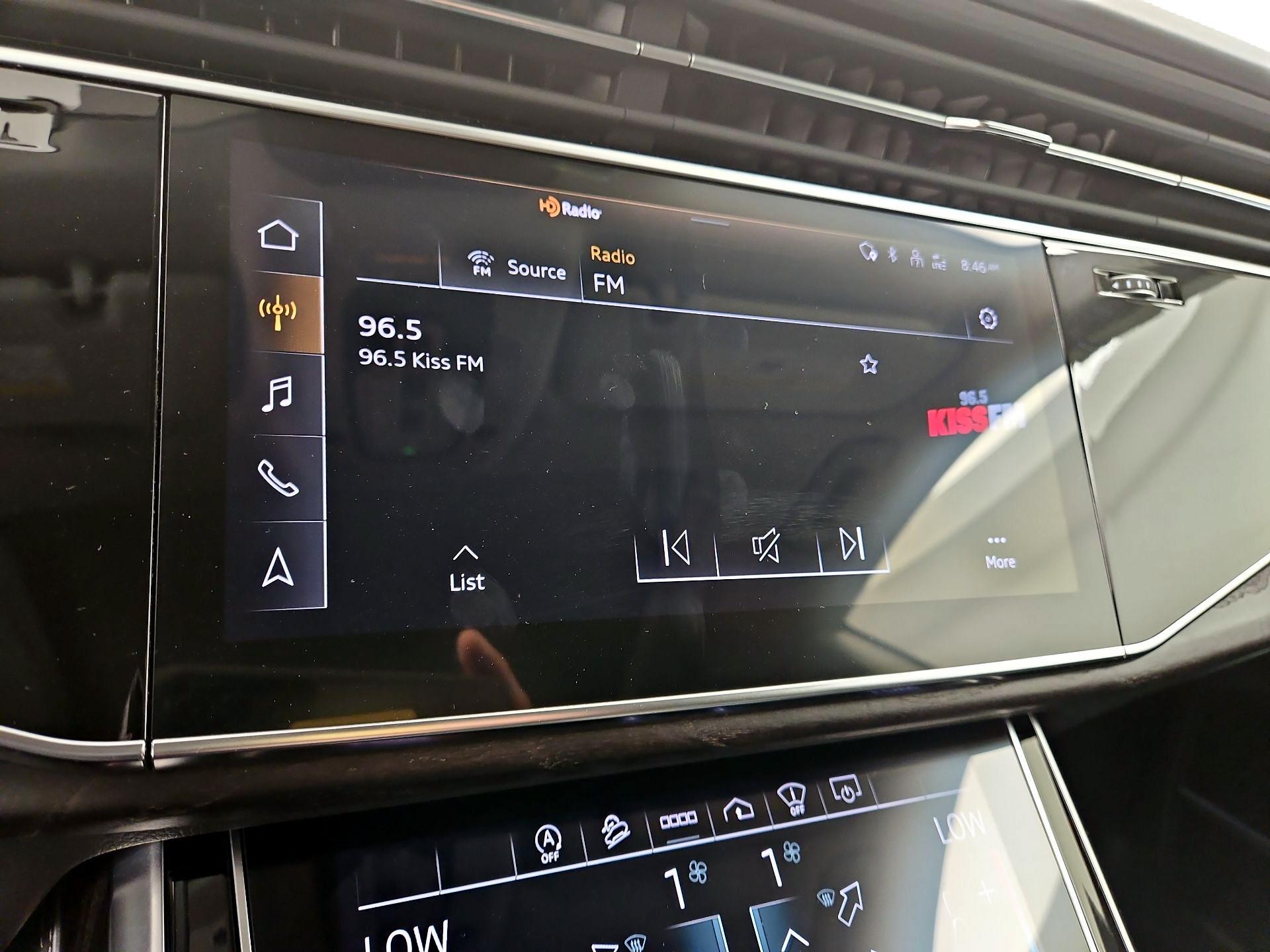 Thumbnail: 2022 Audi Q8 - 16