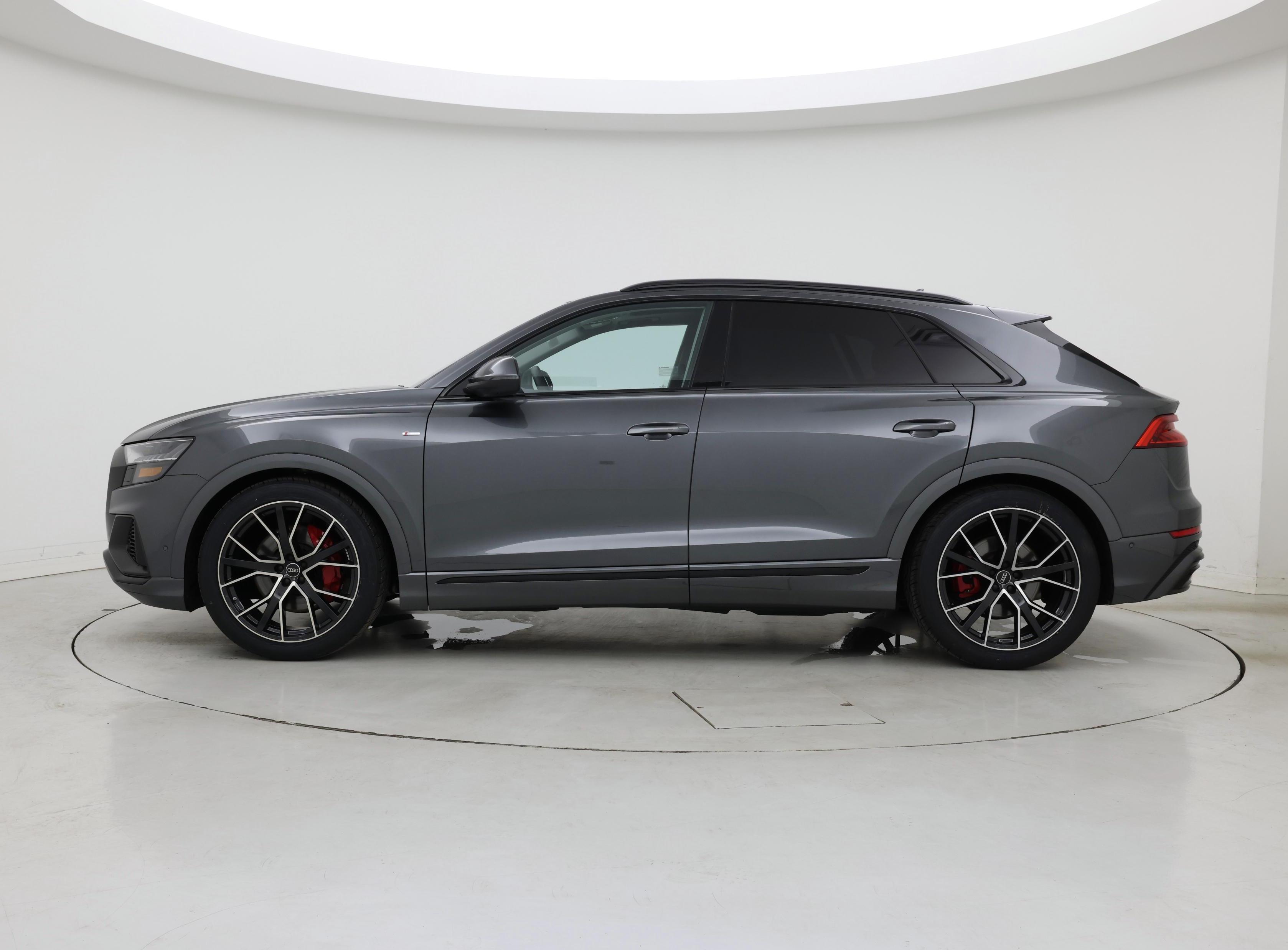 Thumbnail: 2022 Audi Q8 - 3