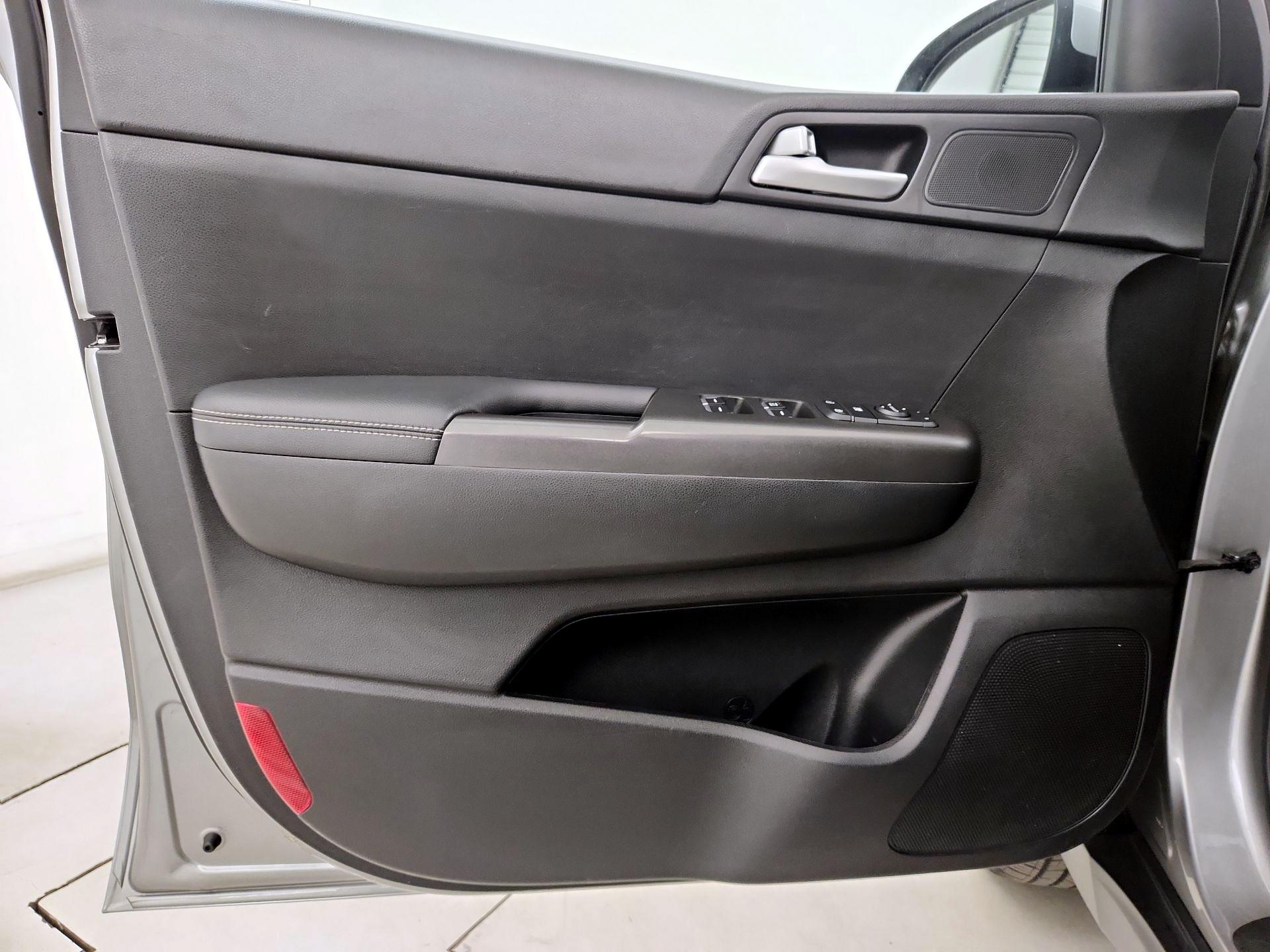 Thumbnail: 2020 Kia Sportage - 12