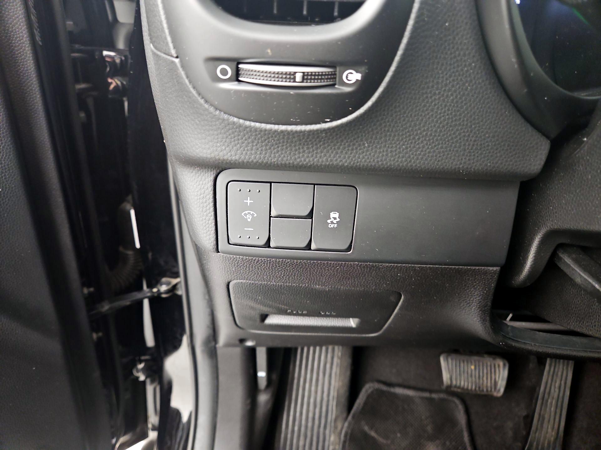 Thumbnail: 2016 Kia Soul - 13