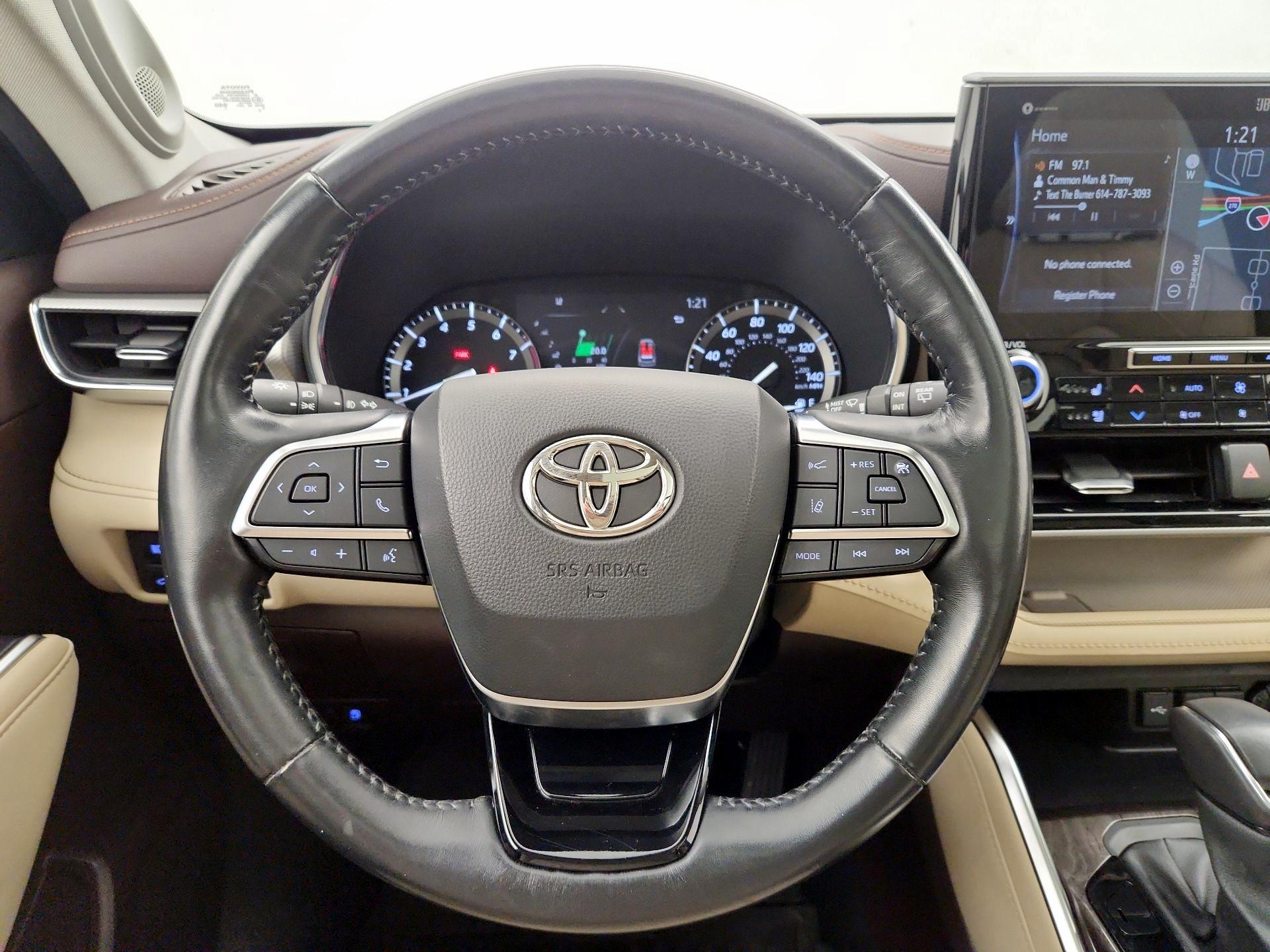 Thumbnail: 2021 Toyota Highlander - 10