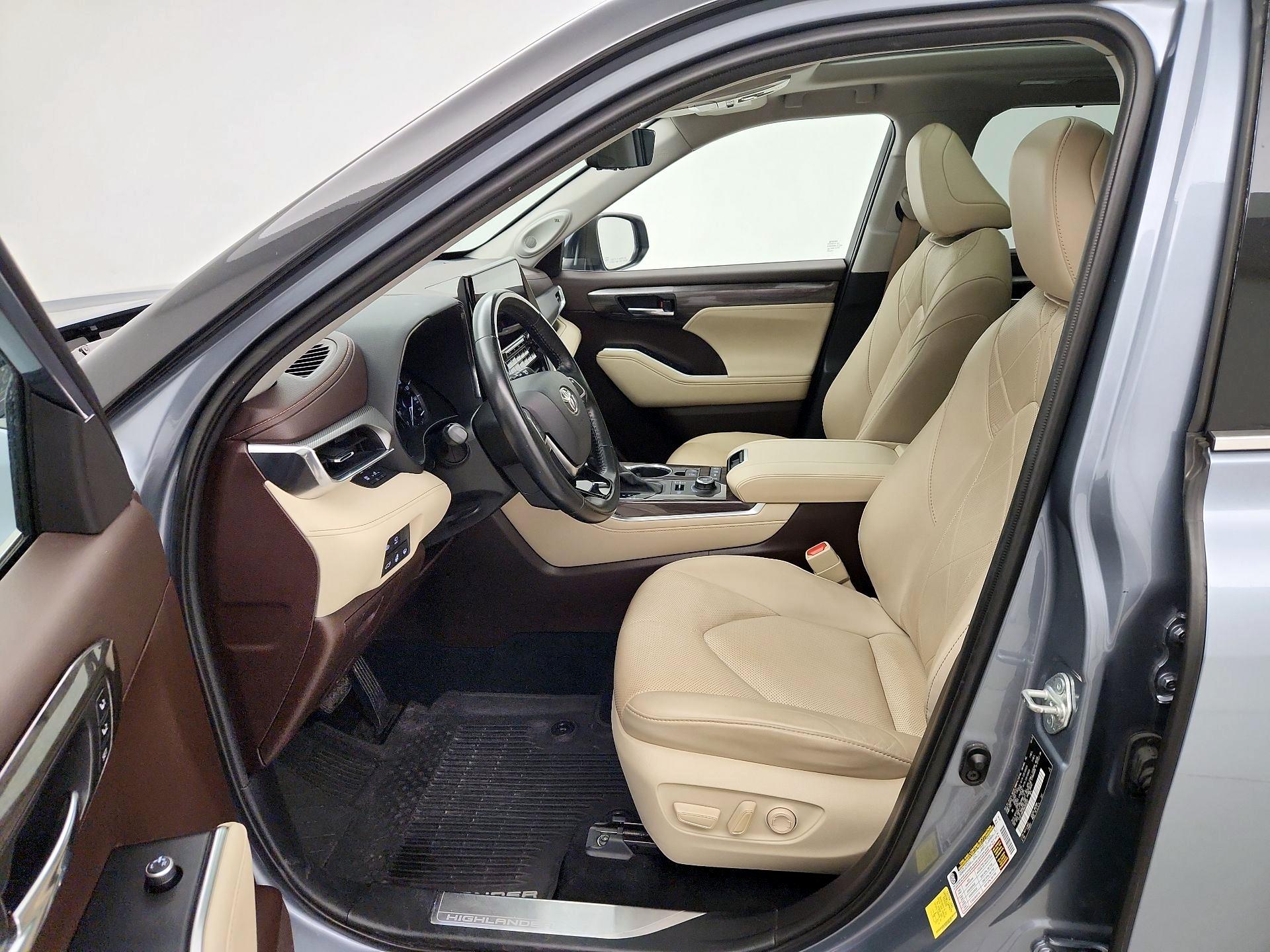 Thumbnail: 2021 Toyota Highlander - 11