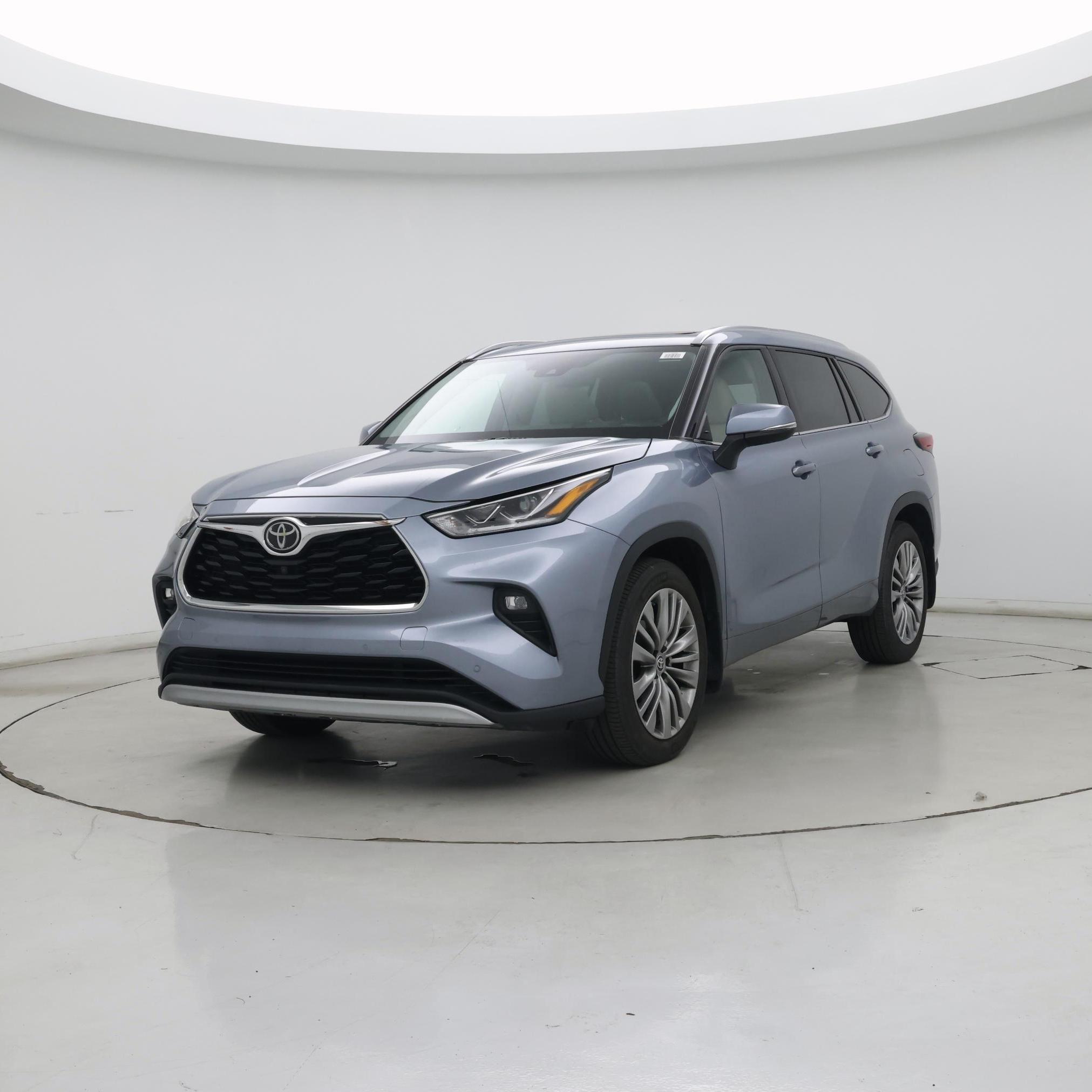 Thumbnail: 2021 Toyota Highlander - 4