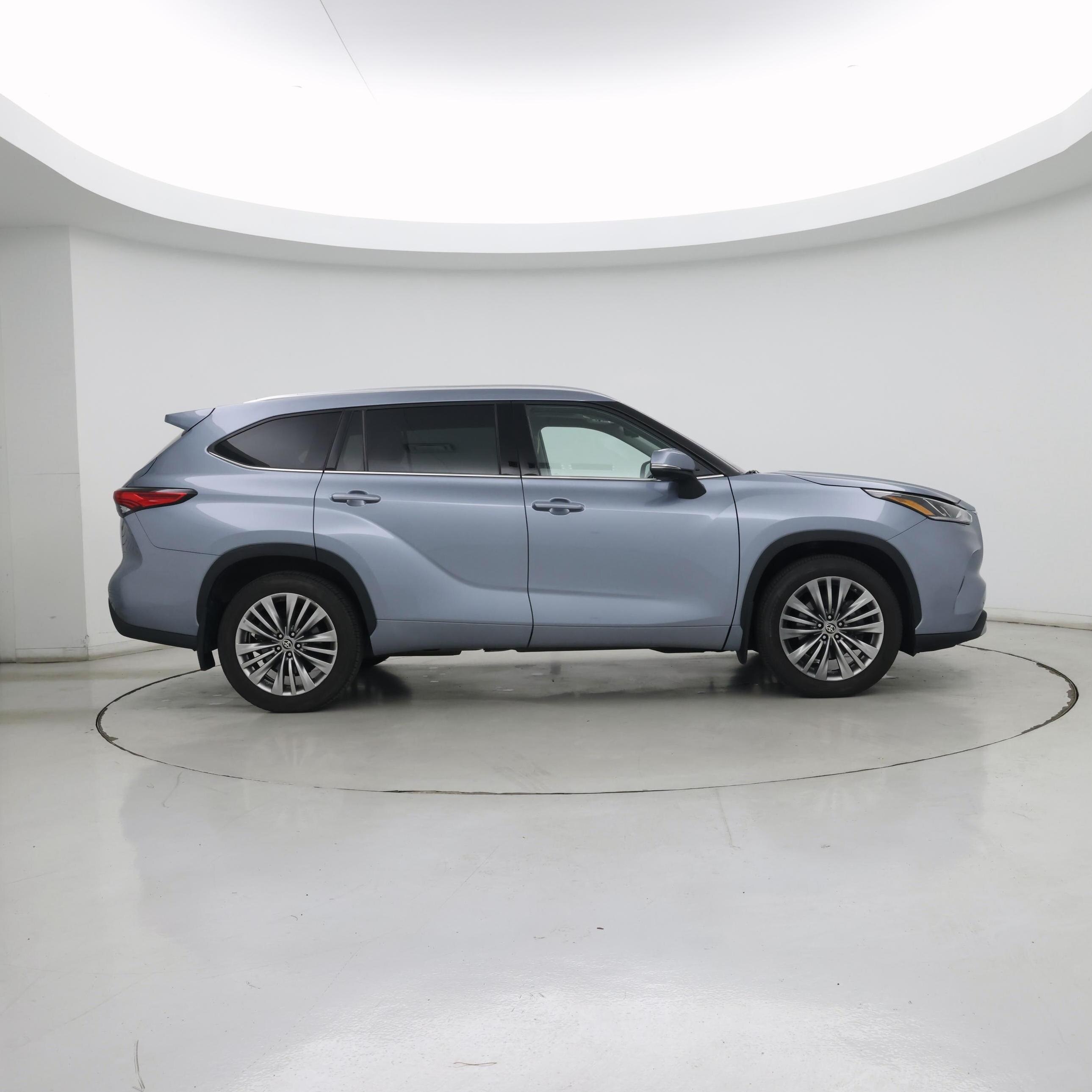 Thumbnail: 2021 Toyota Highlander - 7