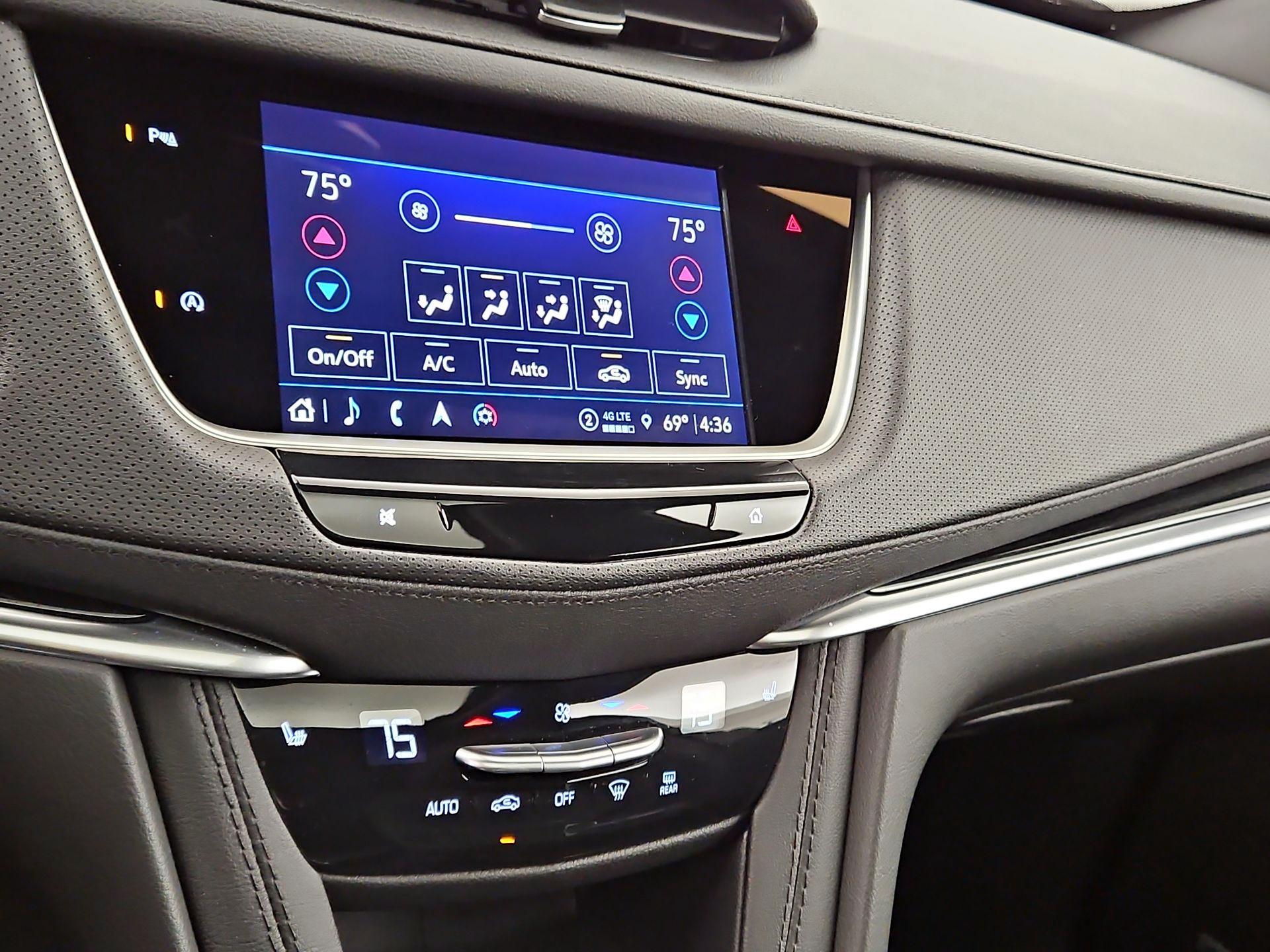 Thumbnail: 2024 Cadillac XT5 - 17