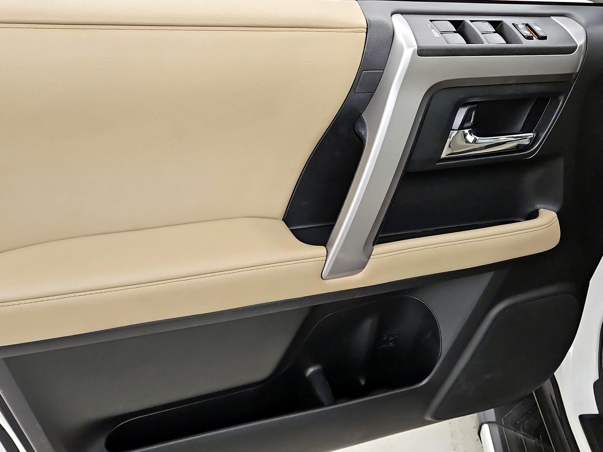 Thumbnail: 2020 Toyota 4Runner - 12
