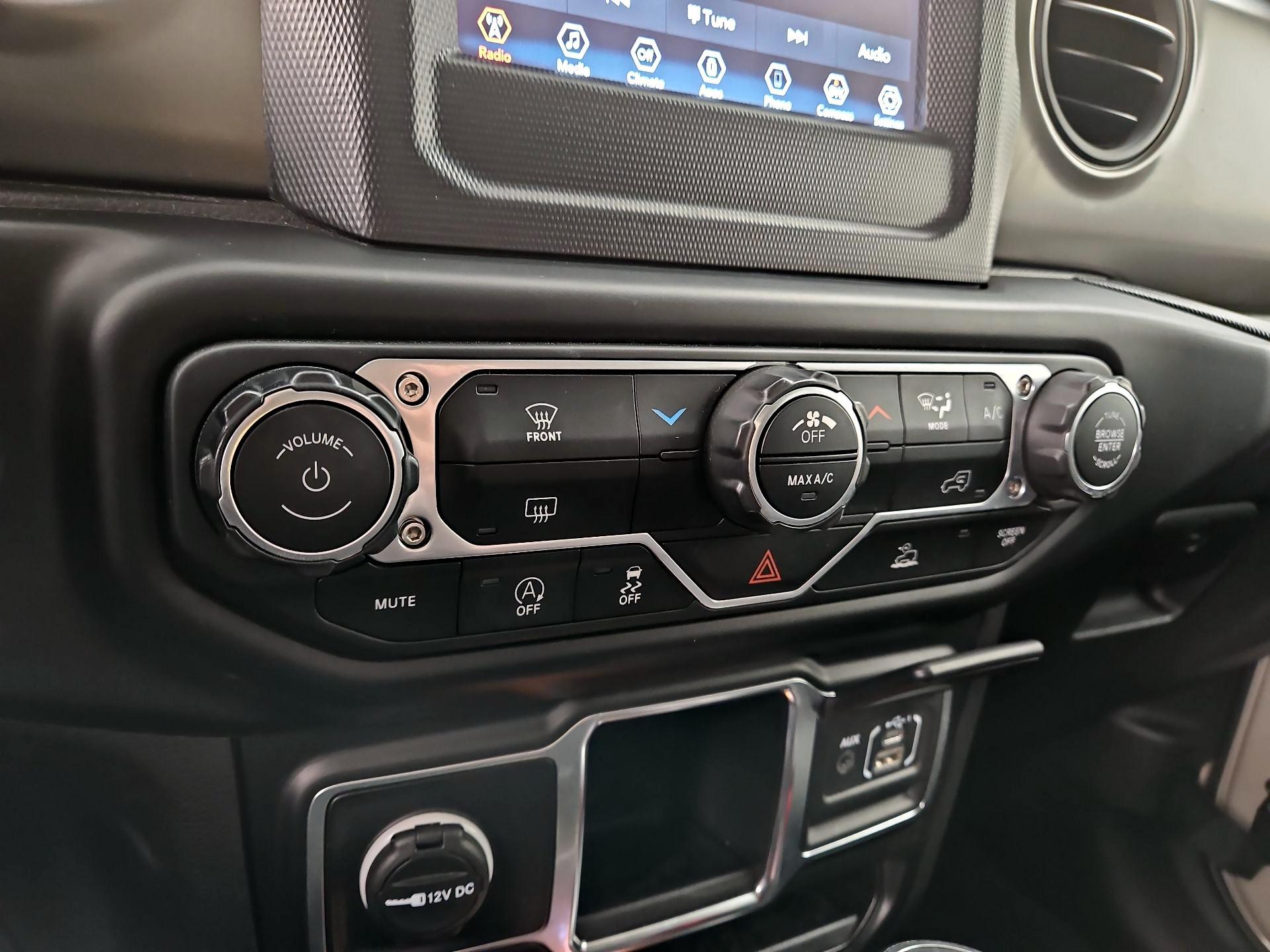 Thumbnail: 2022 Jeep Wrangler - 16