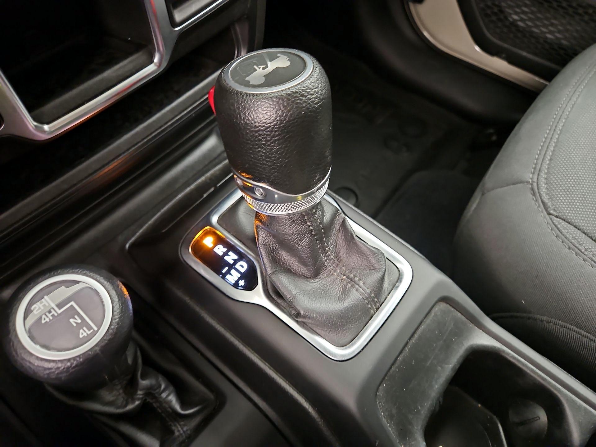 Thumbnail: 2022 Jeep Wrangler - 17
