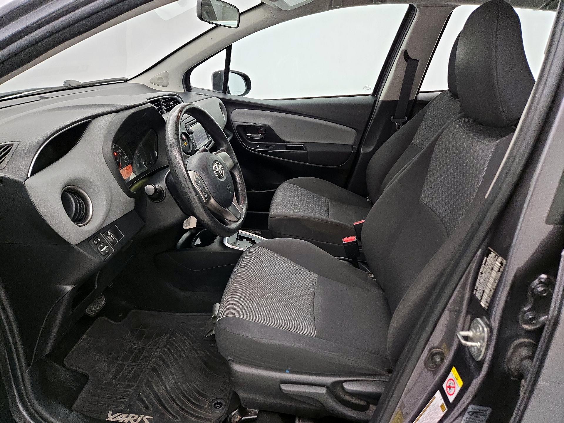 Thumbnail: 2015 Toyota Yaris - 11