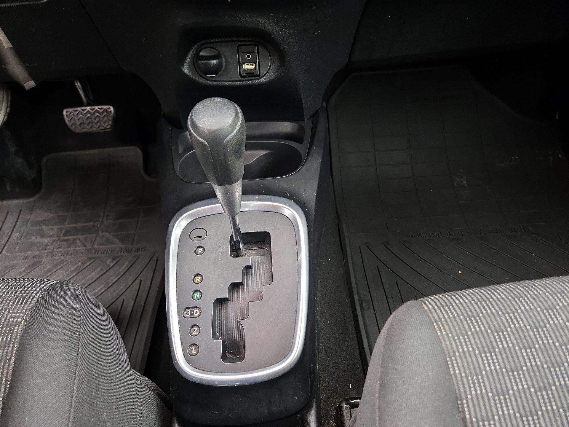 Thumbnail: 2015 Toyota Yaris - 16