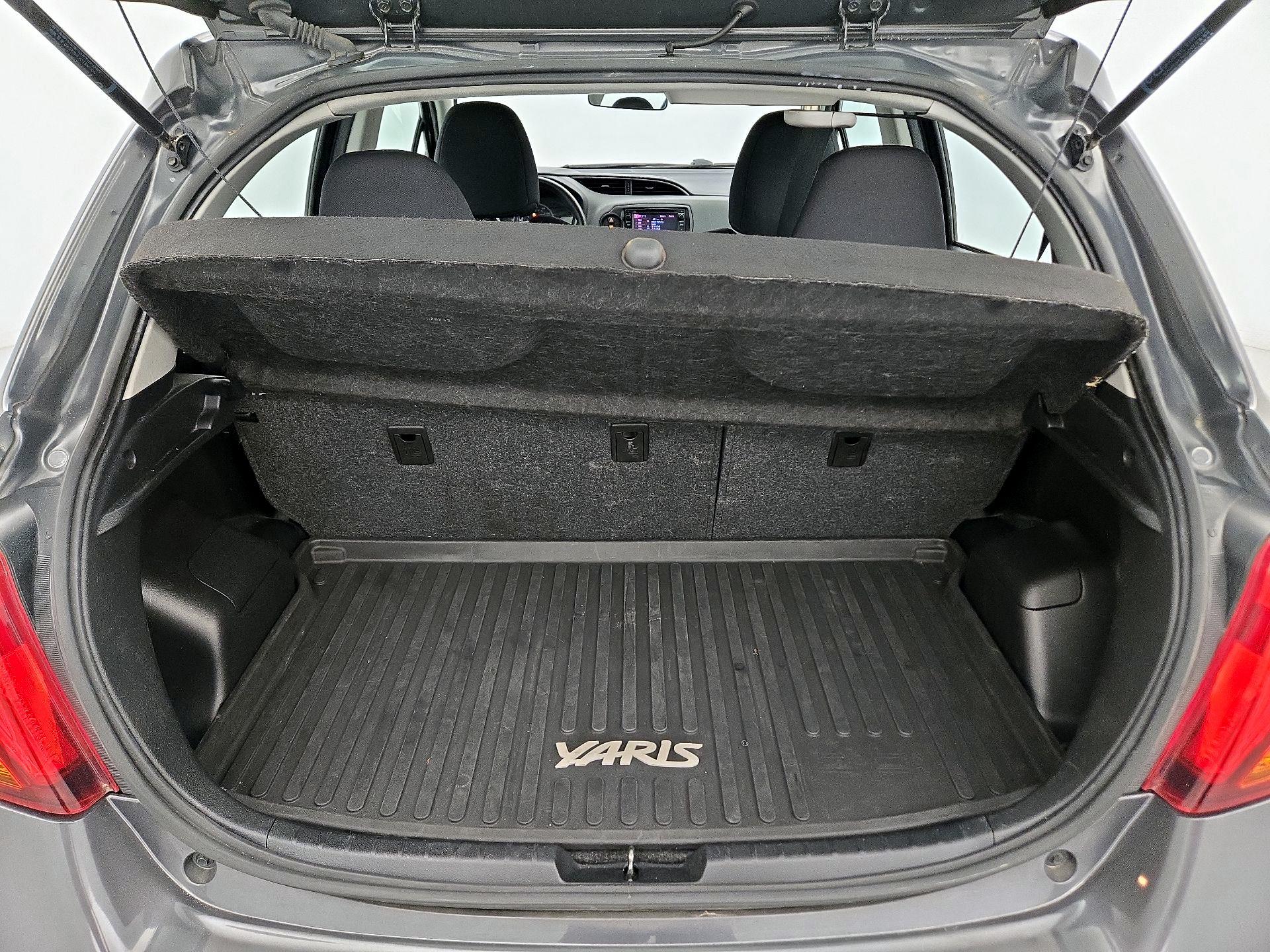 Thumbnail: 2015 Toyota Yaris - 19