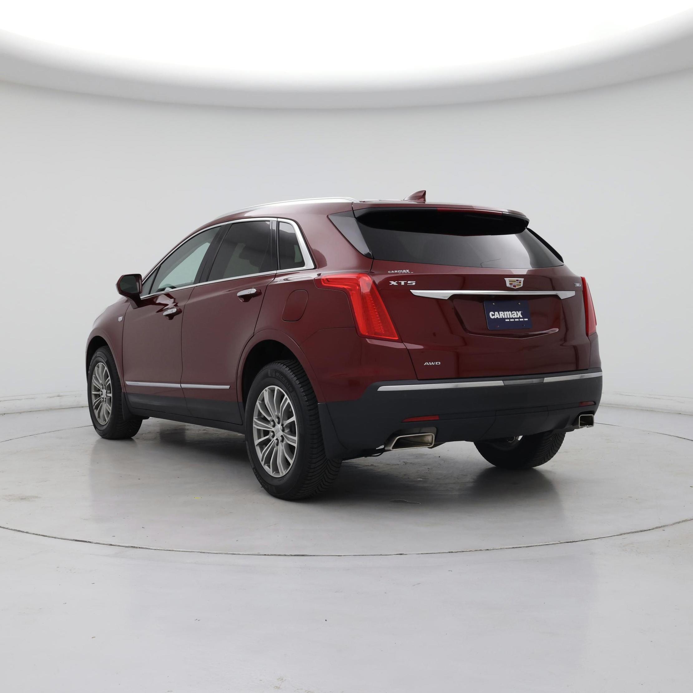 Thumbnail: 2018 Cadillac XT5 - 2