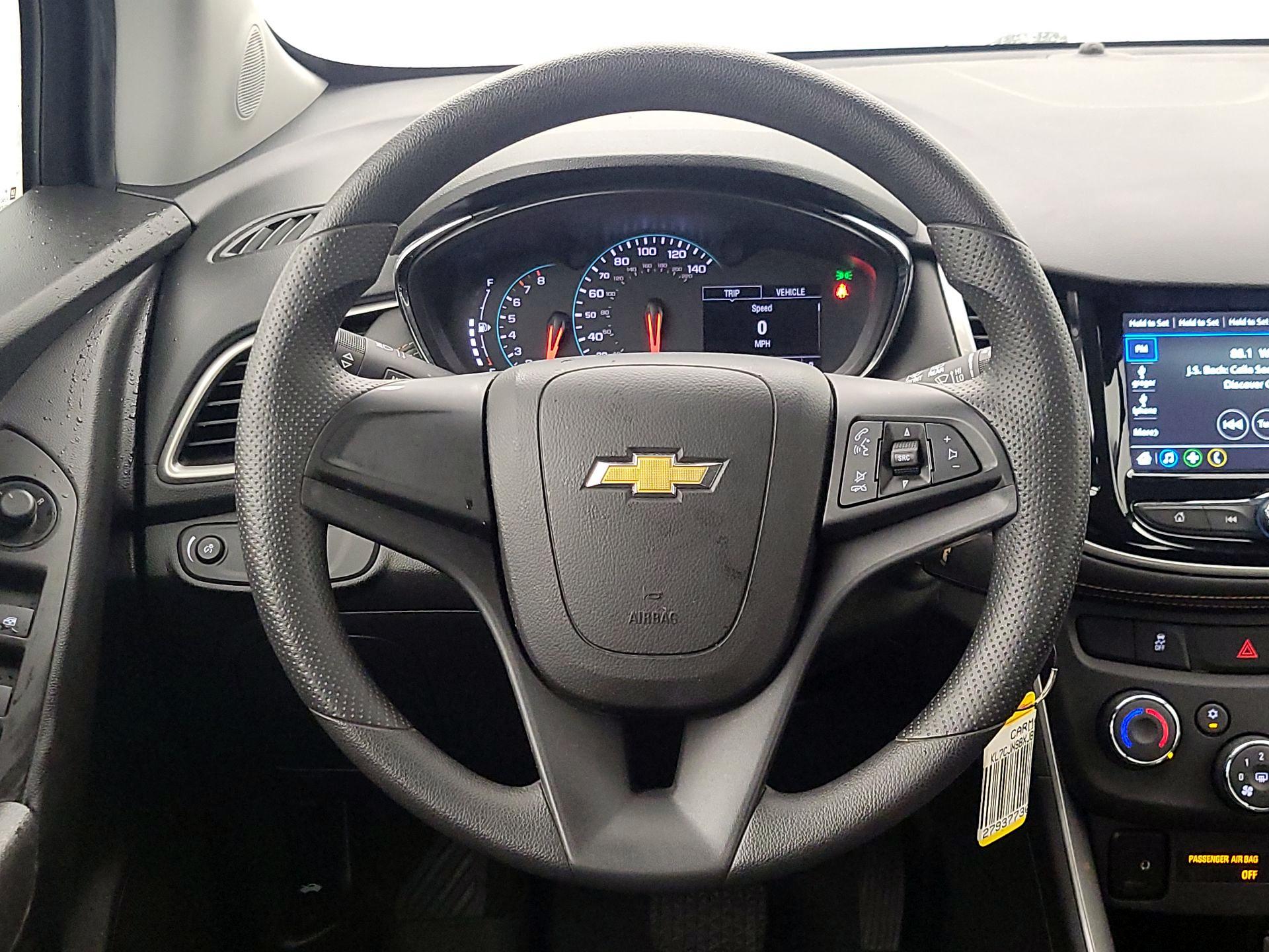 Thumbnail: 2018 Chevrolet Trax - 10