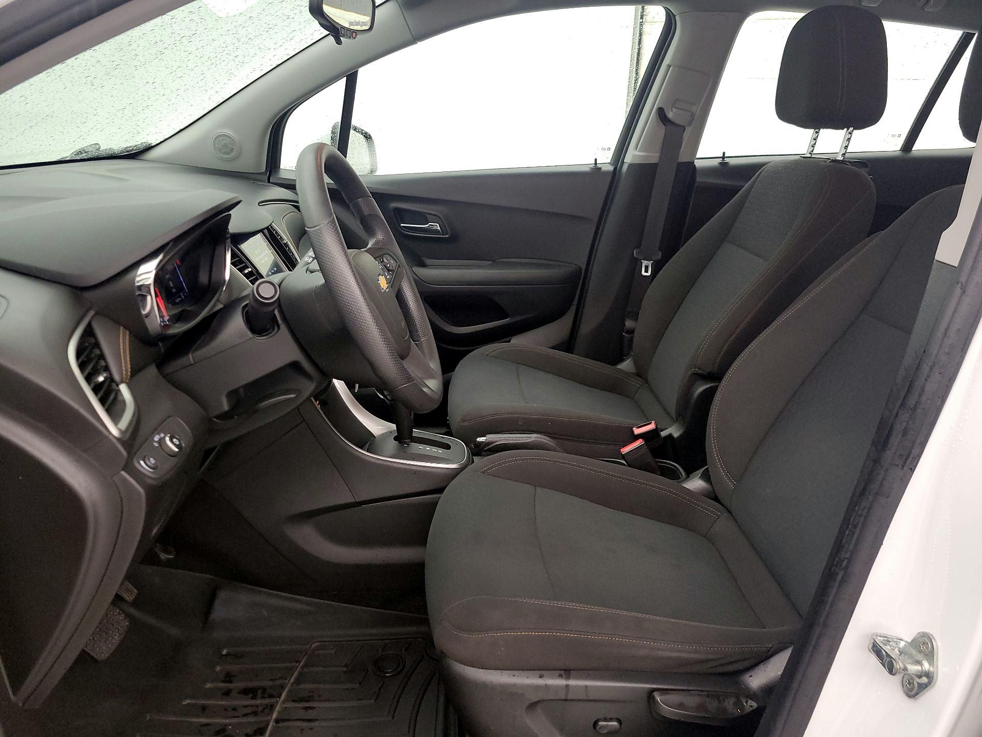 Thumbnail: 2018 Chevrolet Trax - 11