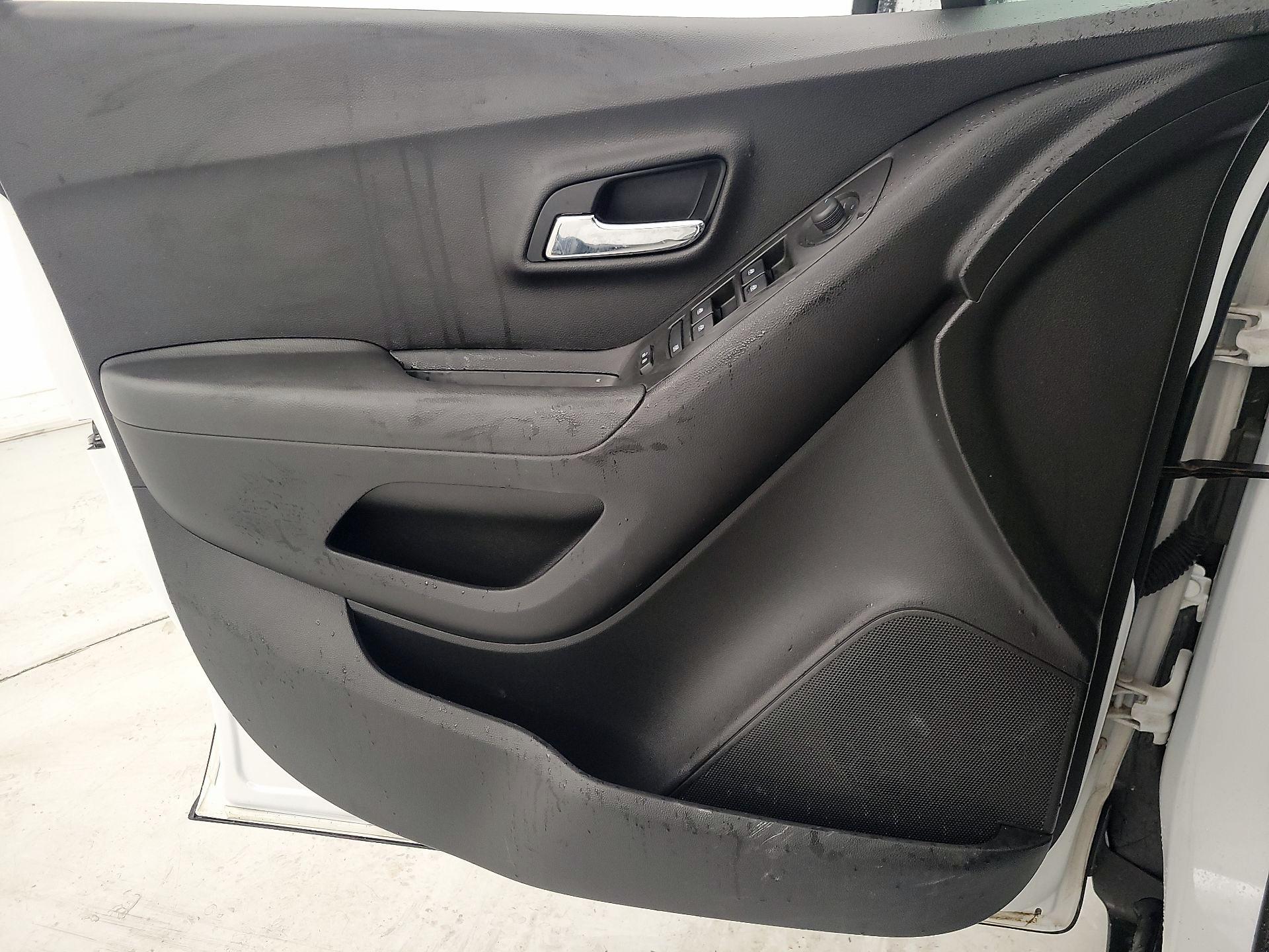 Thumbnail: 2018 Chevrolet Trax - 12