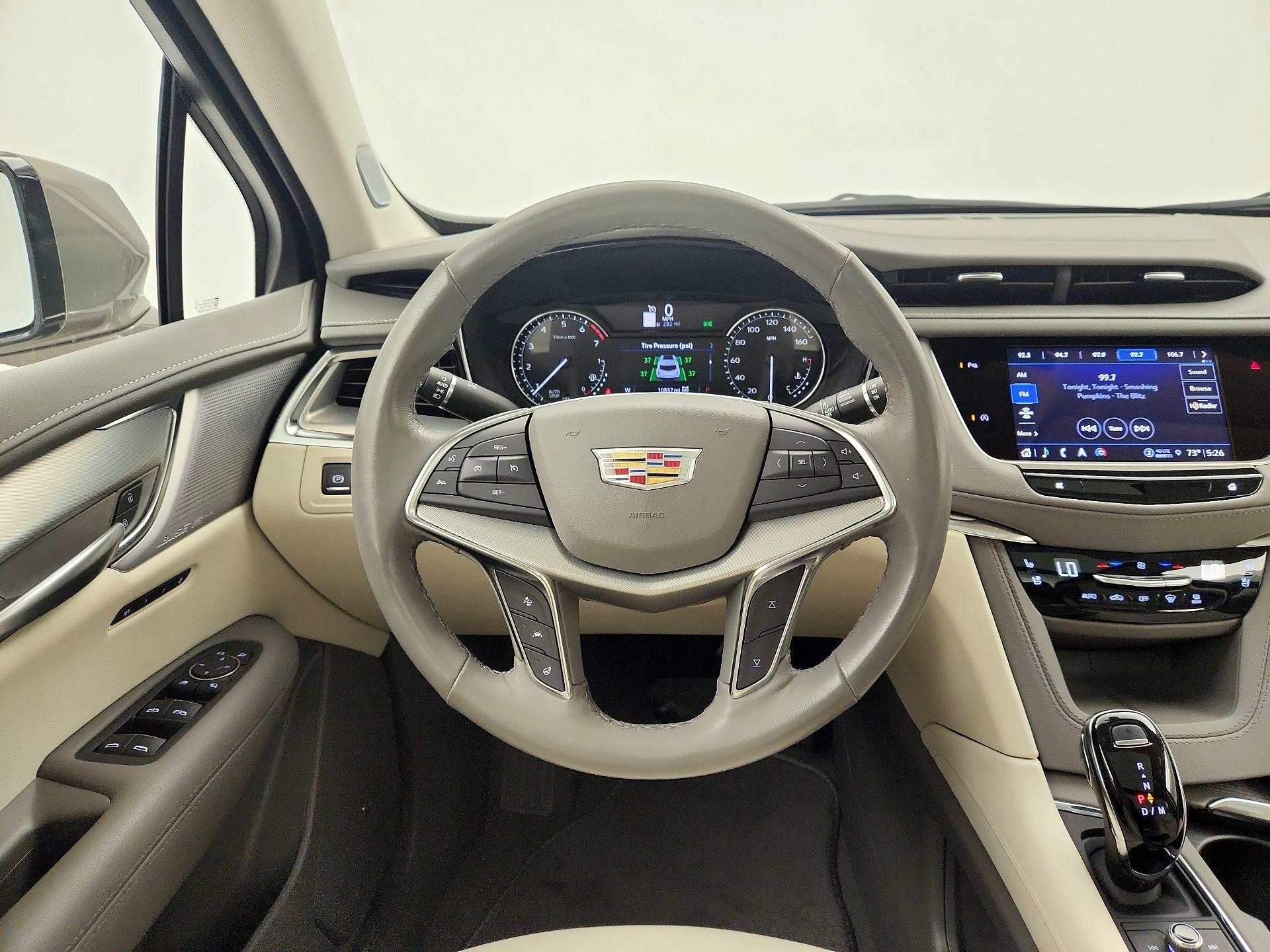 Thumbnail: 2023 Cadillac XT5 - 10