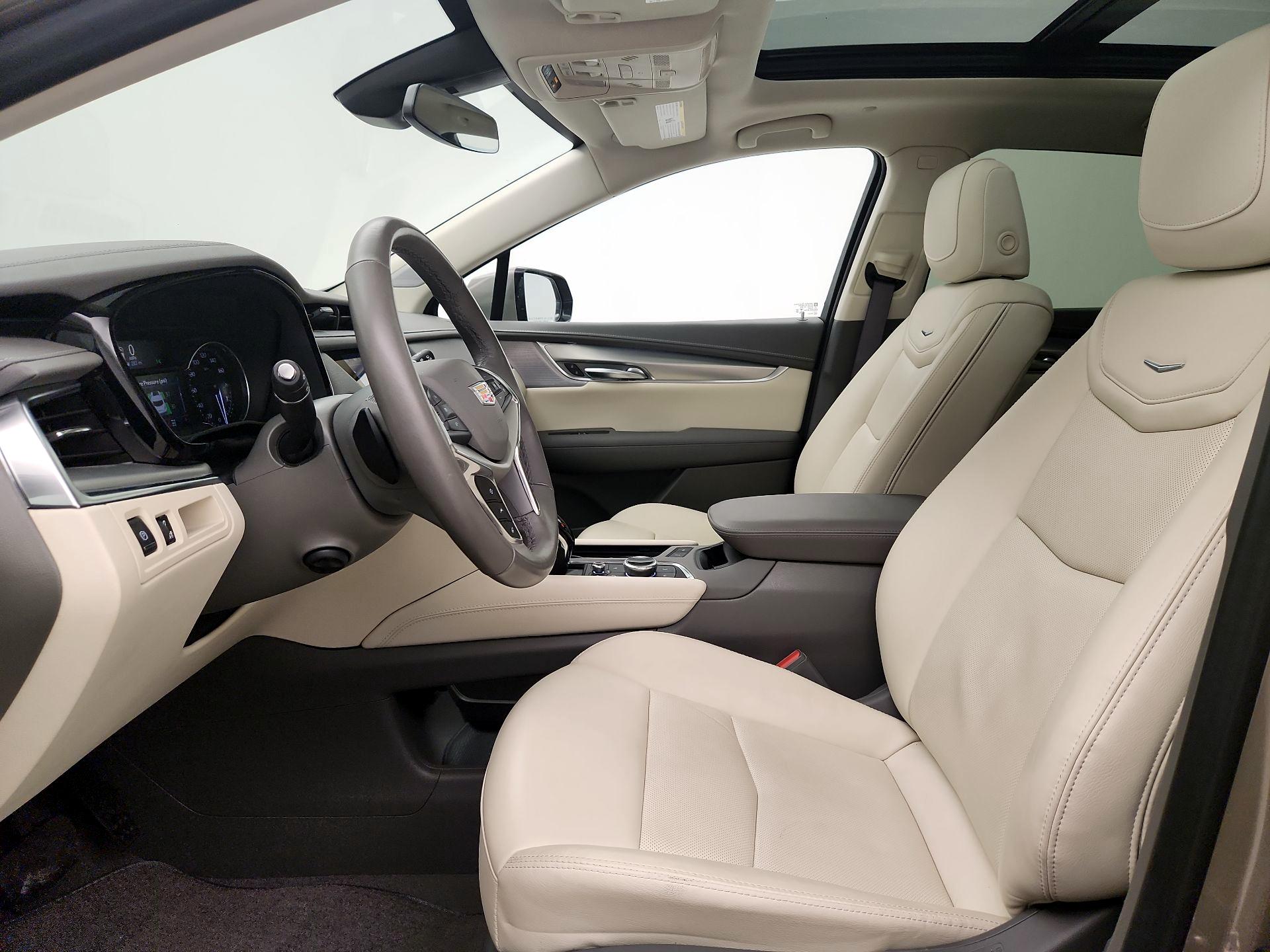 Thumbnail: 2023 Cadillac XT5 - 11