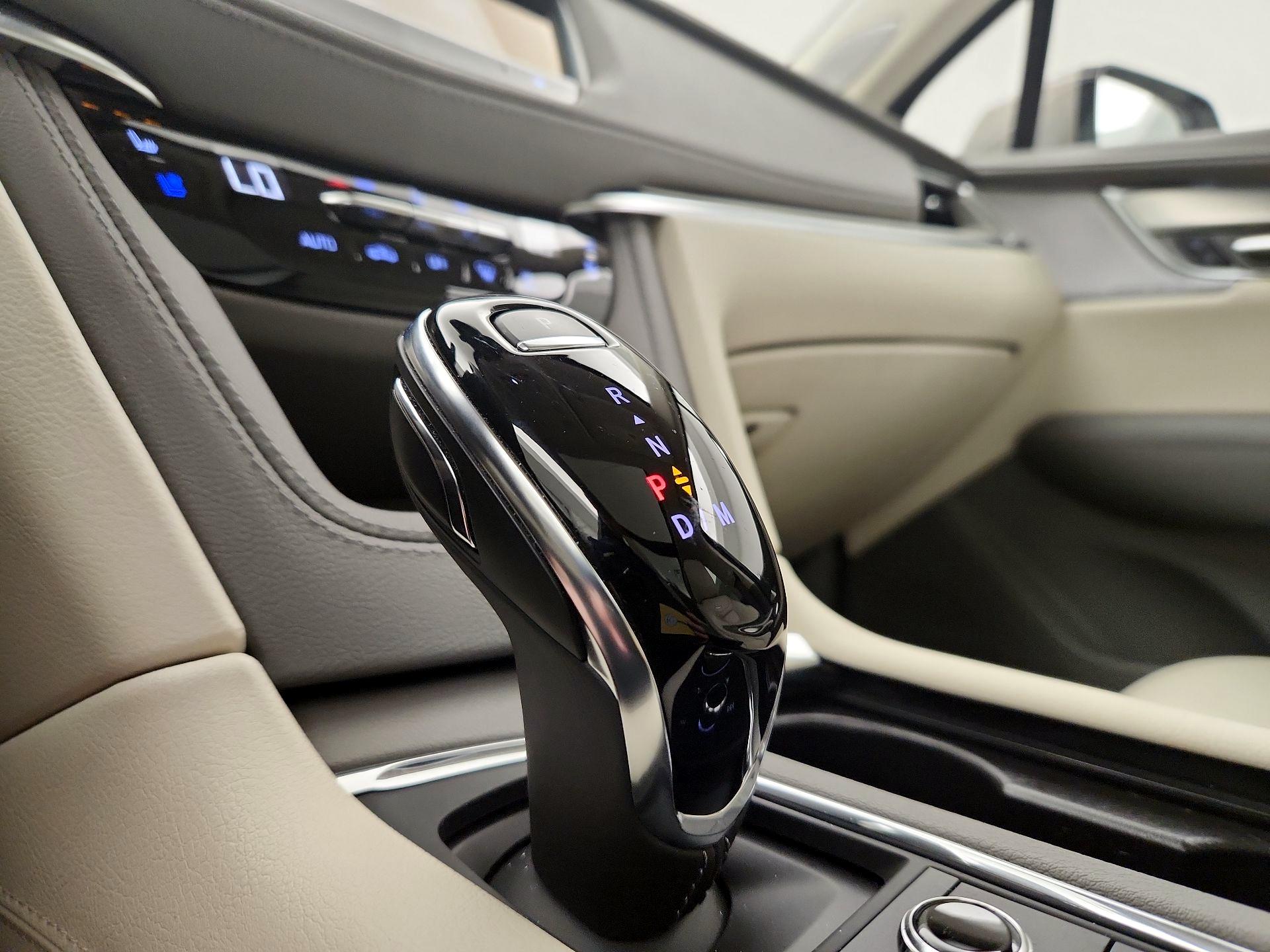 Thumbnail: 2023 Cadillac XT5 - 18