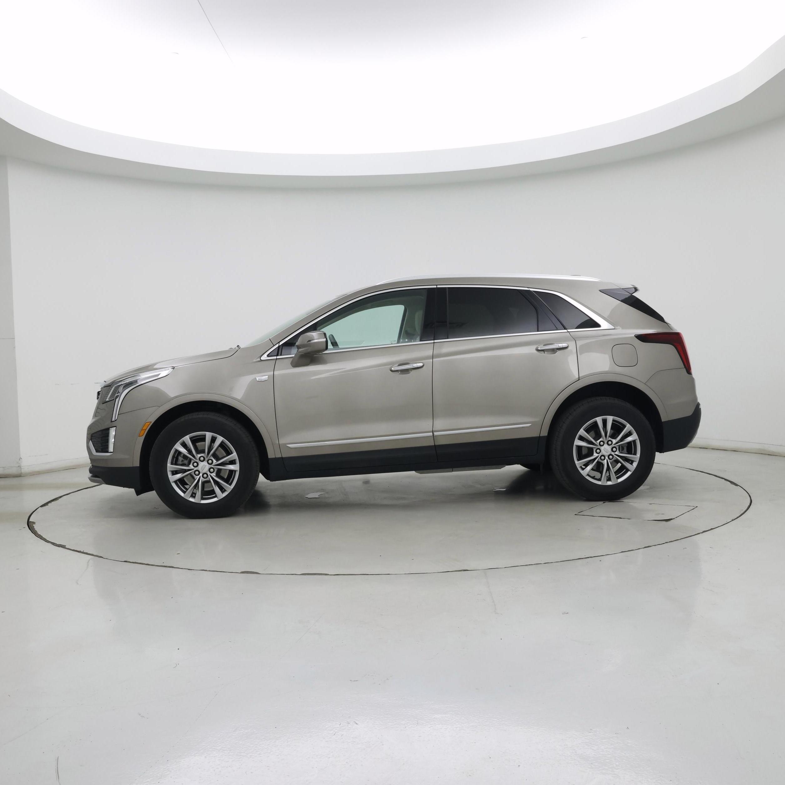 Thumbnail: 2023 Cadillac XT5 - 3