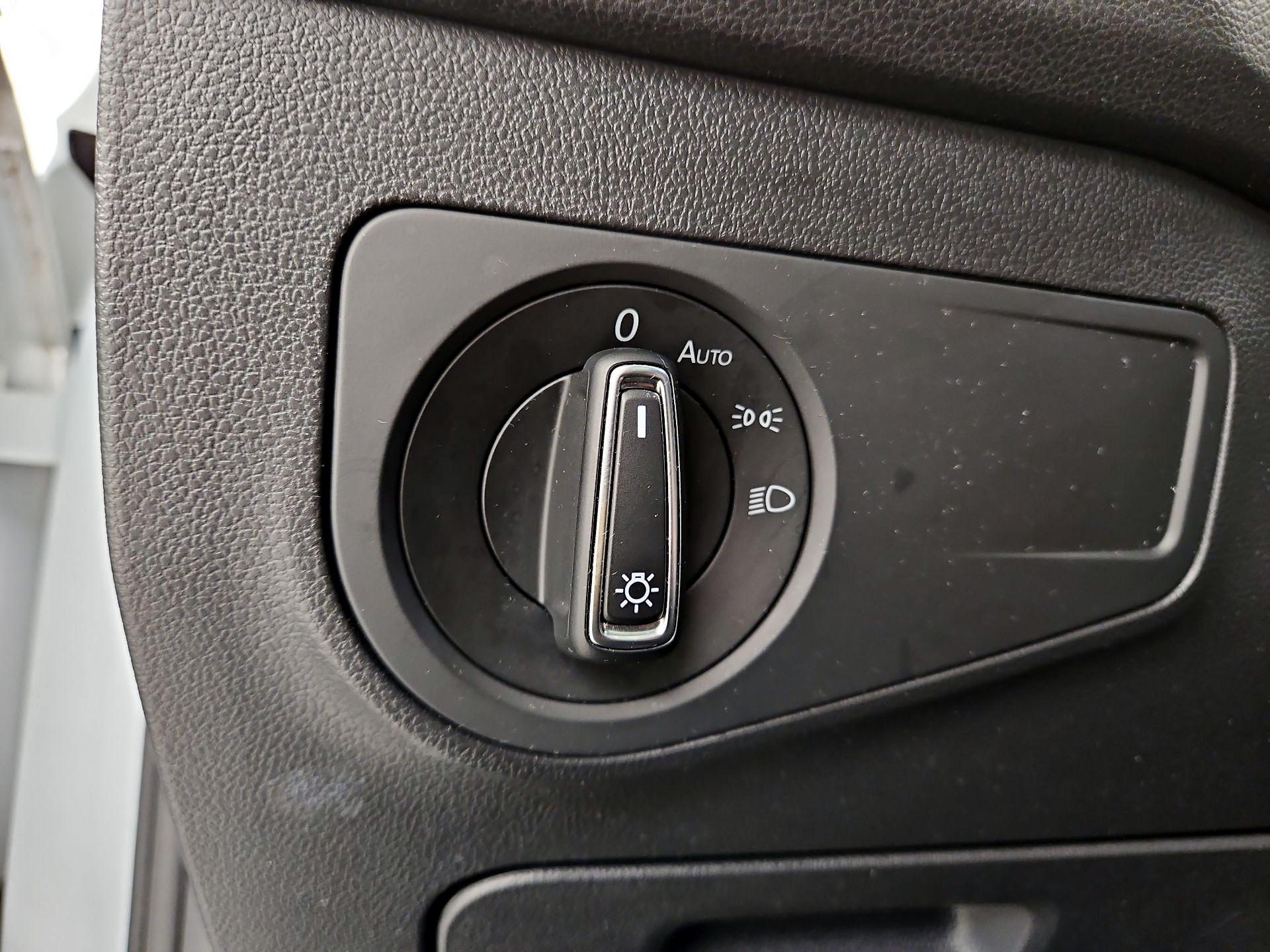 Thumbnail: 2019 Volkswagen Tiguan - 13