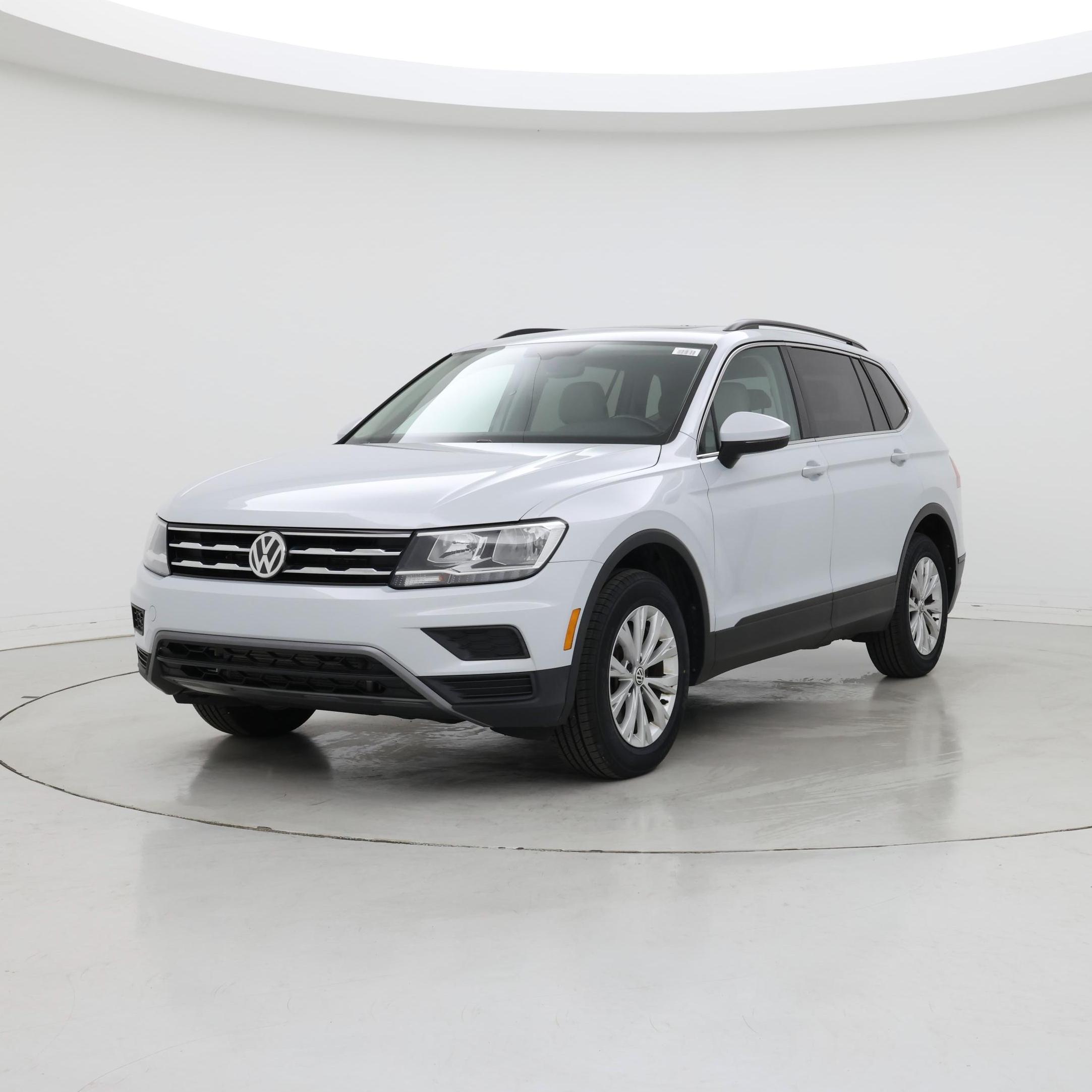 Thumbnail: 2019 Volkswagen Tiguan - 4