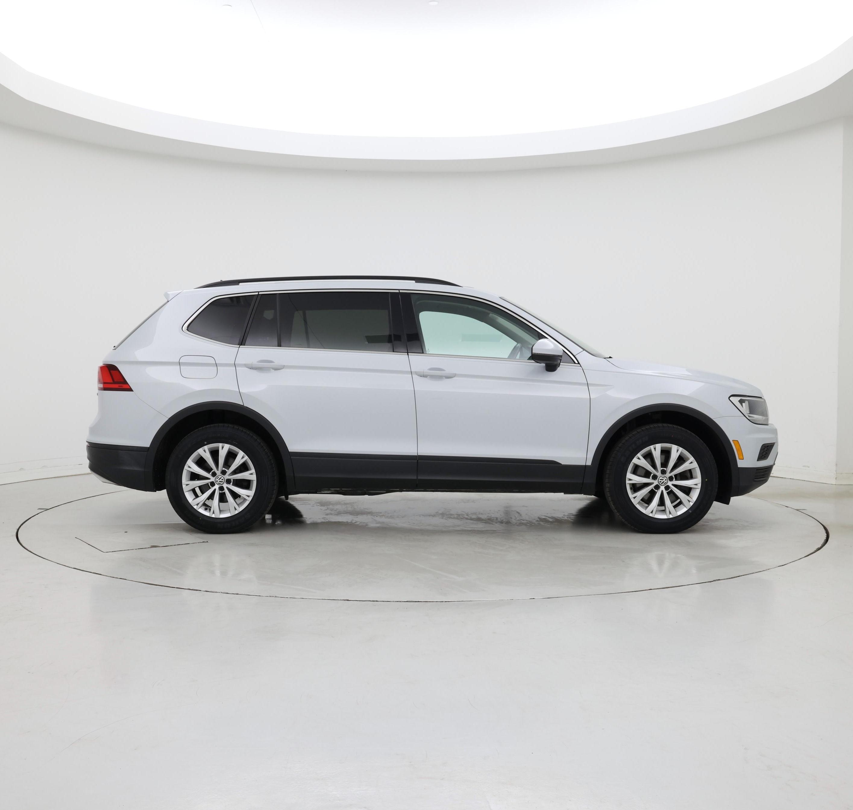 Thumbnail: 2019 Volkswagen Tiguan - 7